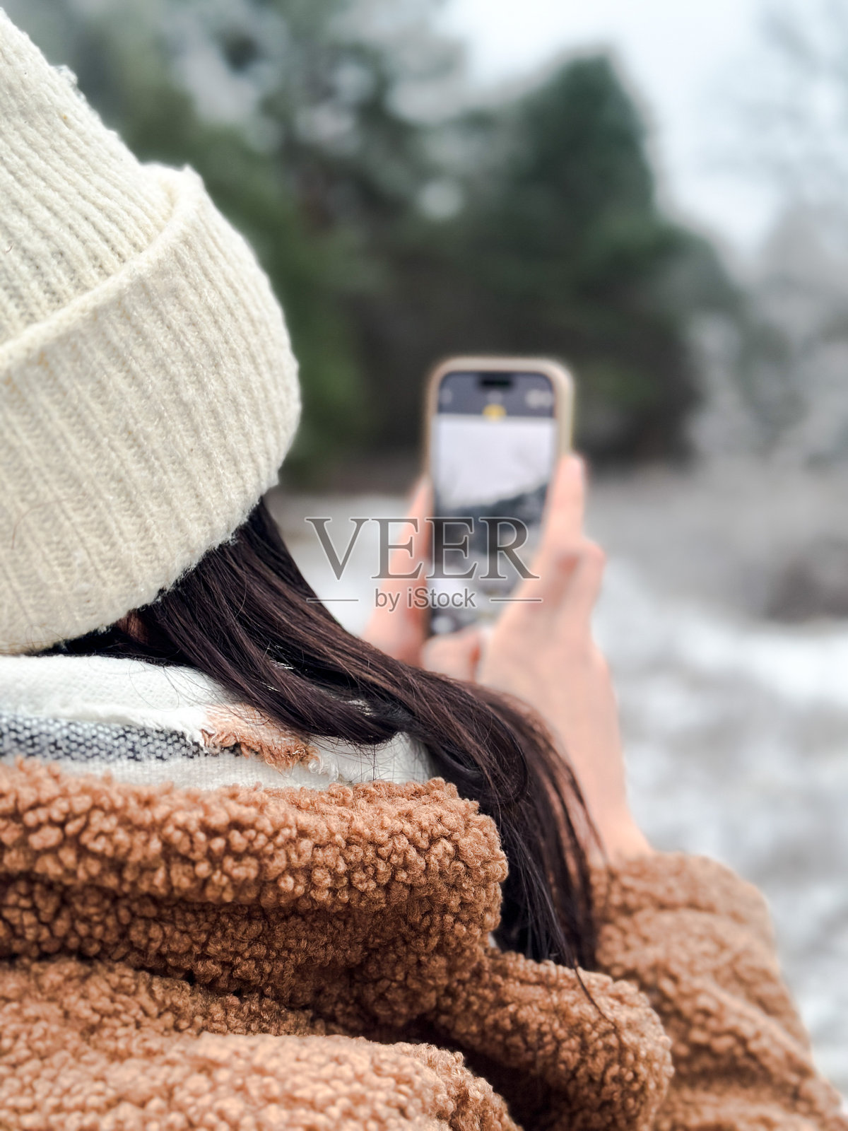 冬季智能手机摄影照片摄影图片