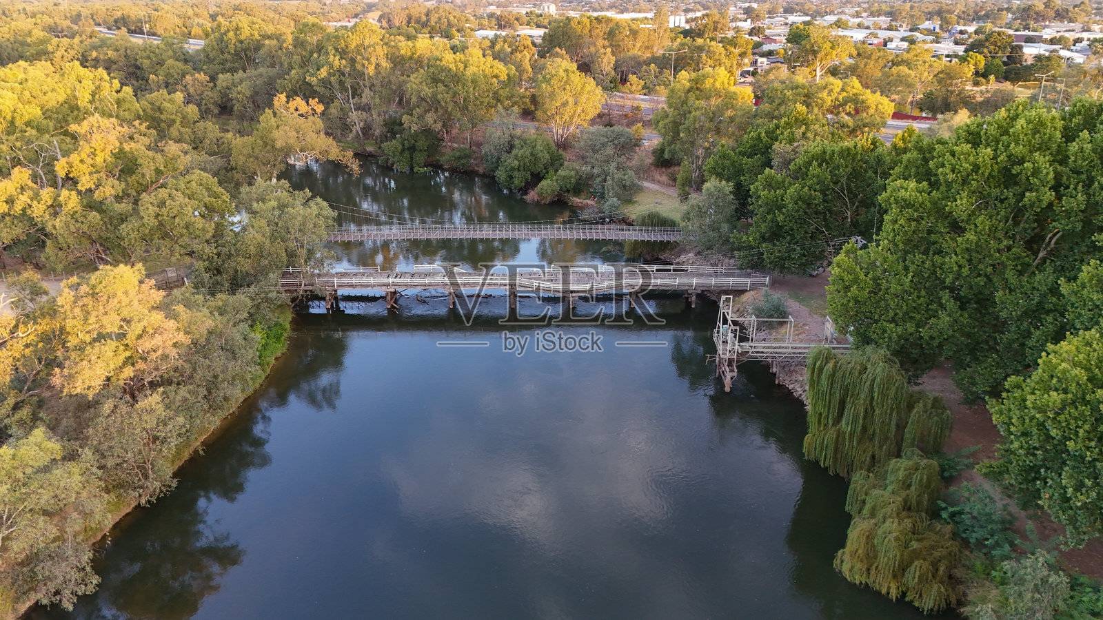 沃东加附近废弃的股票运输桥照片摄影图片