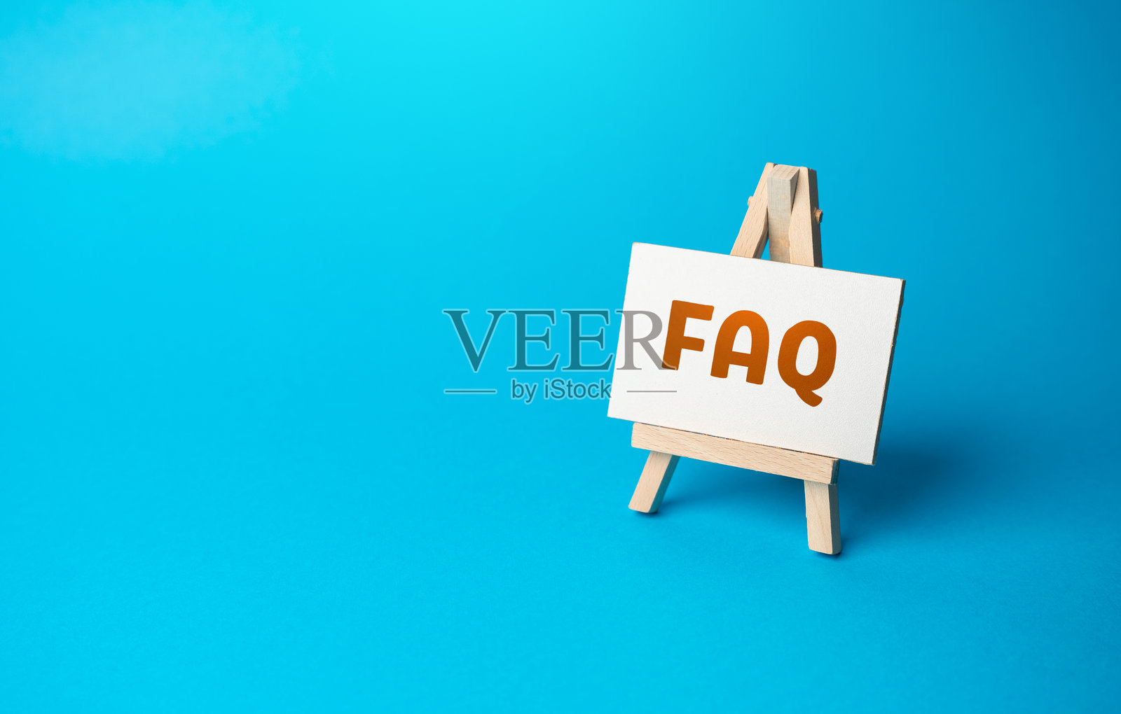 画架上的常见问题解答。常见问题解答。主题指南。好奇、探究、不确定。寻找答案，清晰和理解。寻求知识或解决方案。照片摄影图片