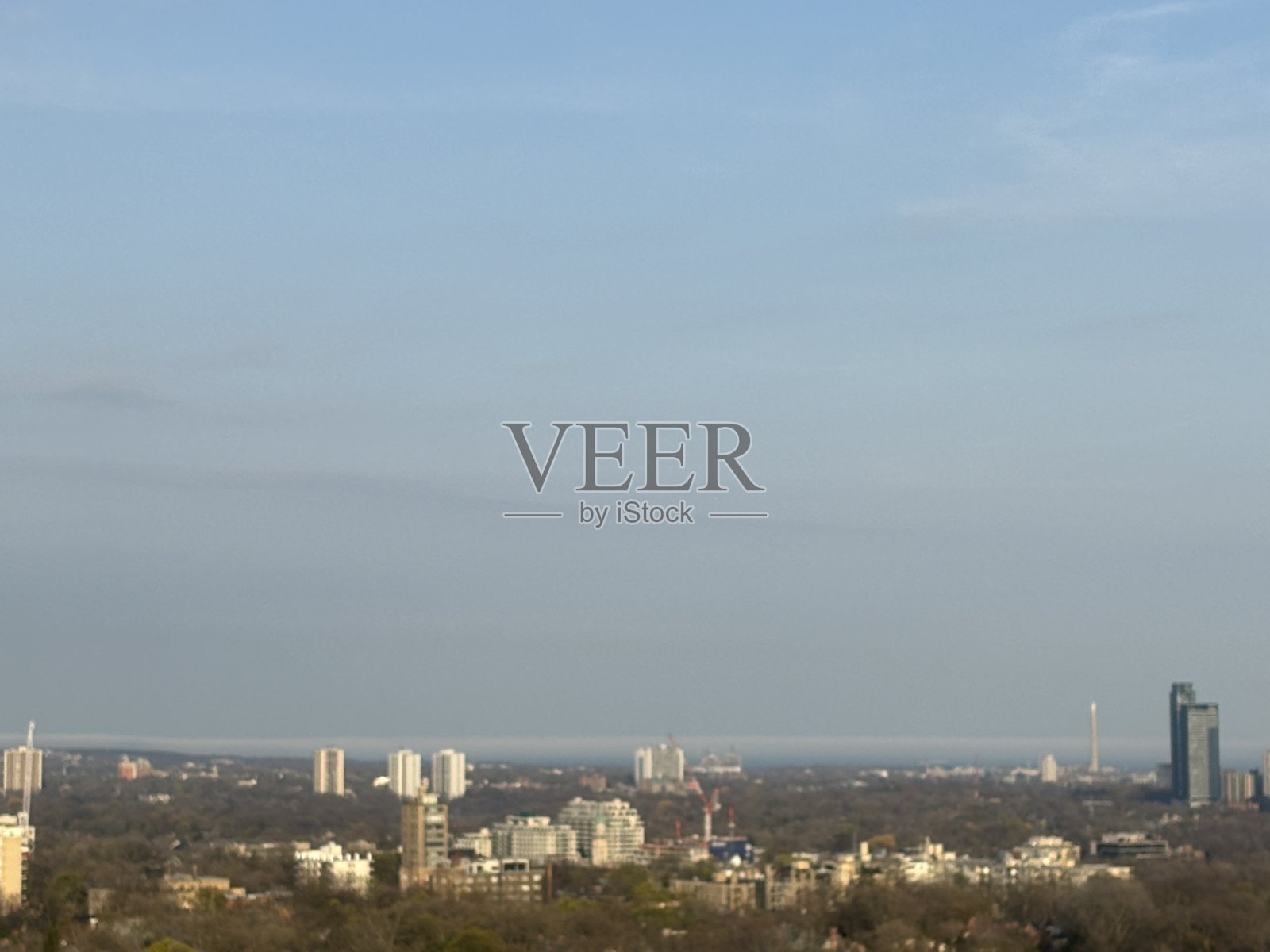 森林山附近温斯顿·丘吉尔公园的多伦多屋顶照片摄影图片