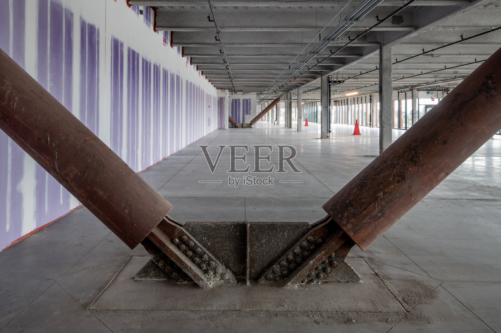 钢框架中的抗震支撑照片摄影图片