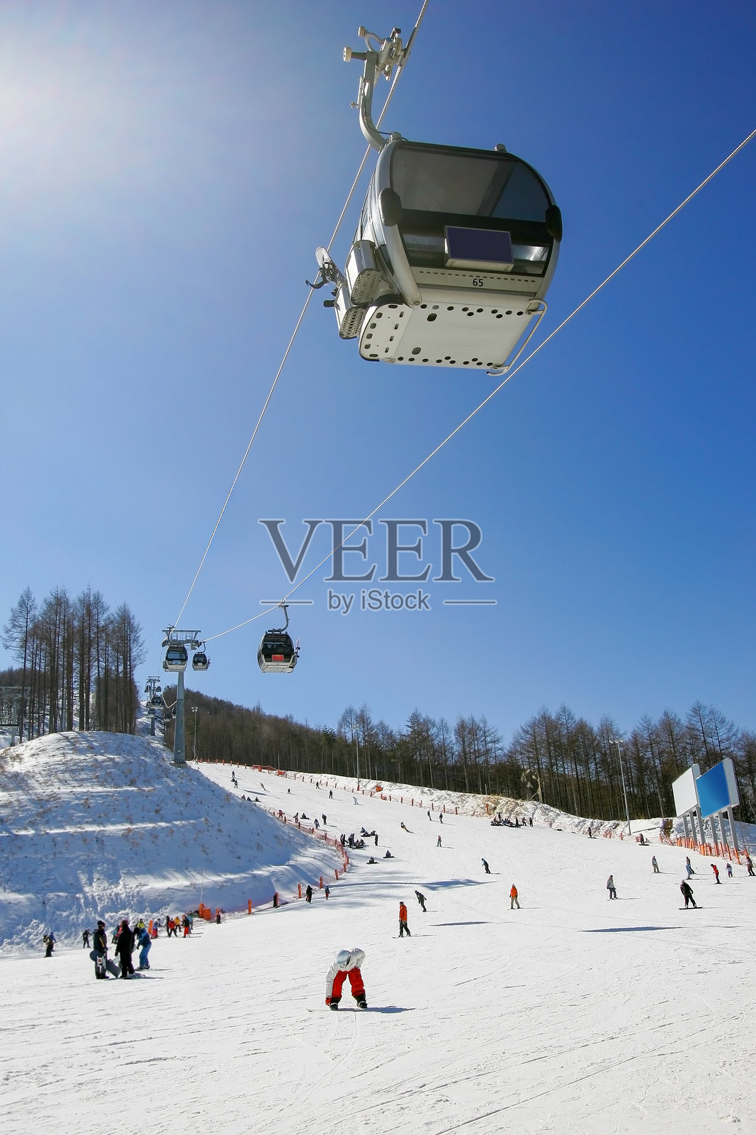 江原道正善郡滑雪度假村的冬季风景照片摄影图片