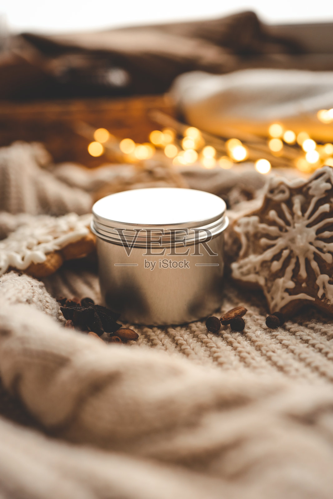 一罐果酱，姜饼和香料，大气的照片照片摄影图片