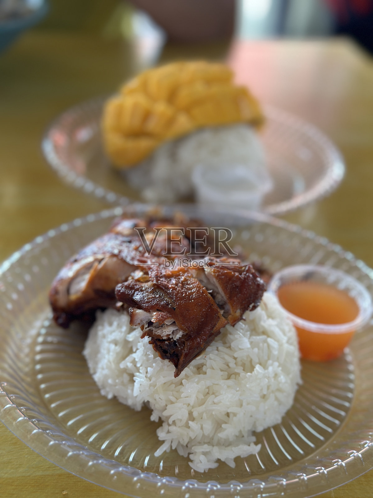 芒果鸡肉糯米，泰国甜点照片摄影图片