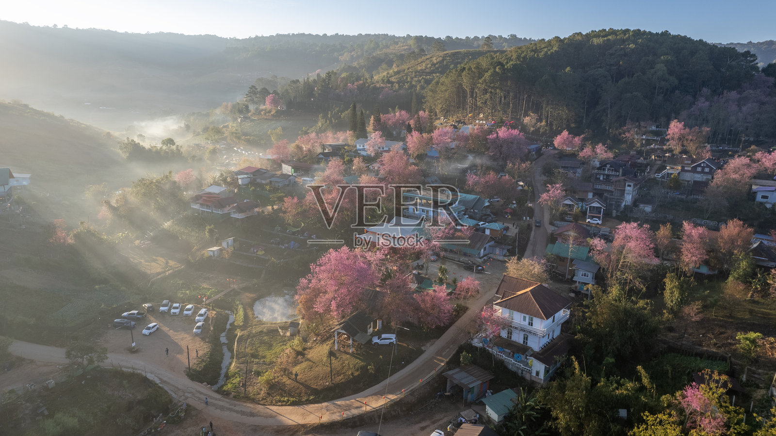 班荣克拉村的鸟瞰图照片摄影图片