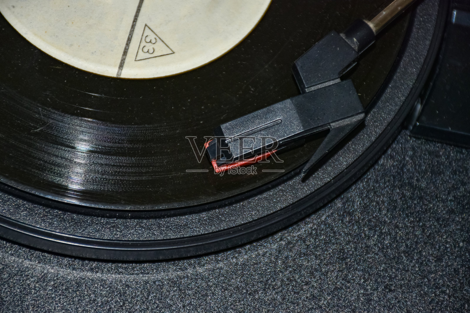 黑胶唱片播放器，转盘播放音乐黑胶唱片照片摄影图片