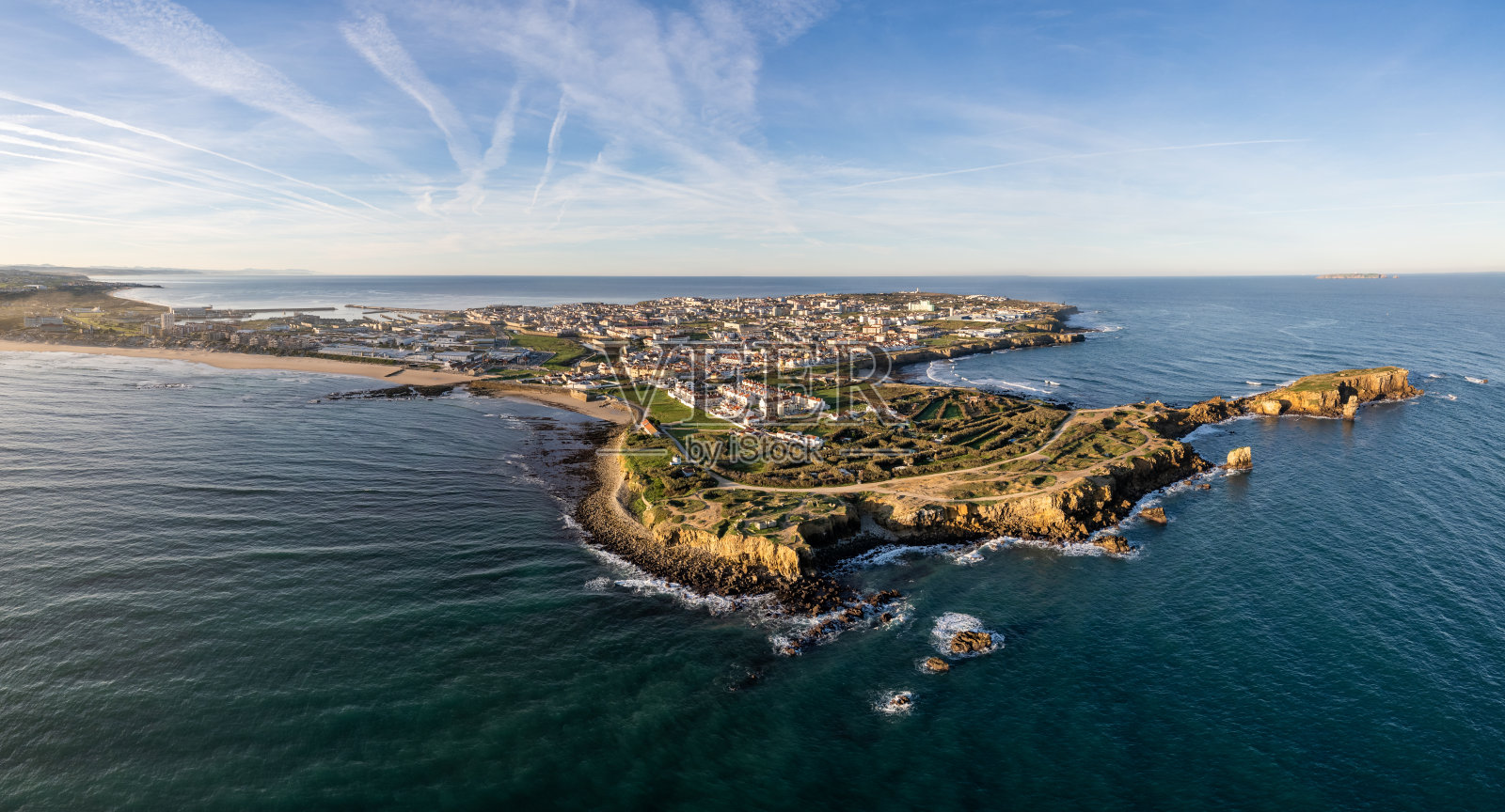 葡萄牙佩尼切海岸的鸟瞰图照片摄影图片