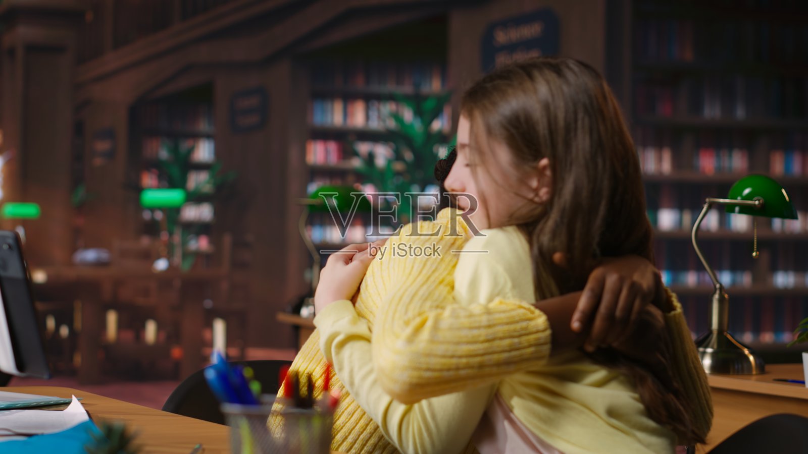 教师为授课准备课堂笔记和学习材料照片摄影图片