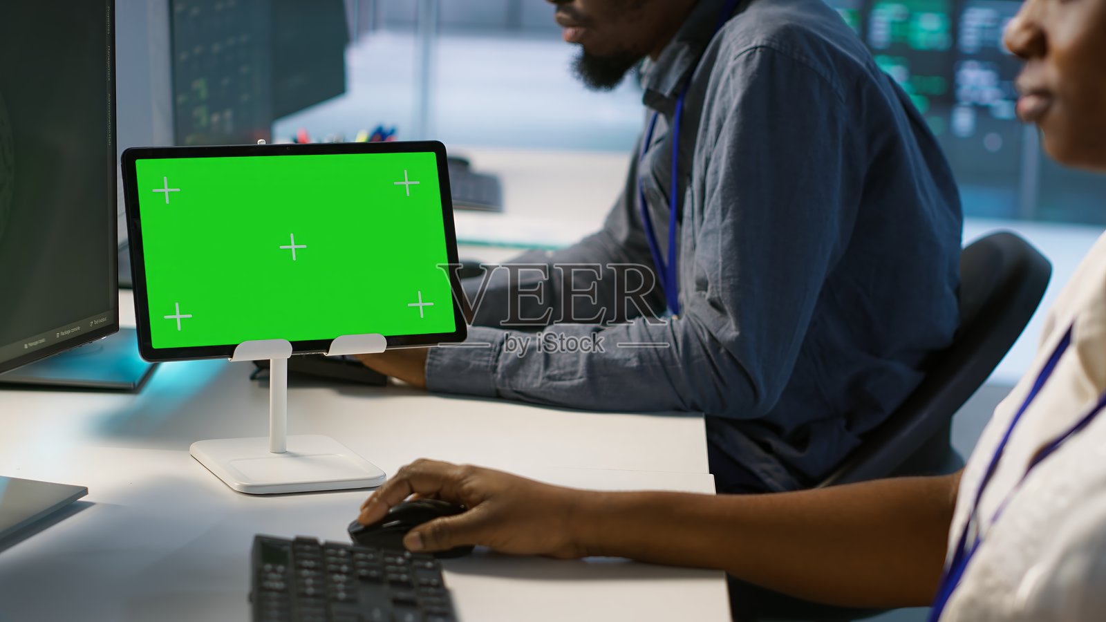 数据中心软件开发人员使用色键平板电脑照片摄影图片