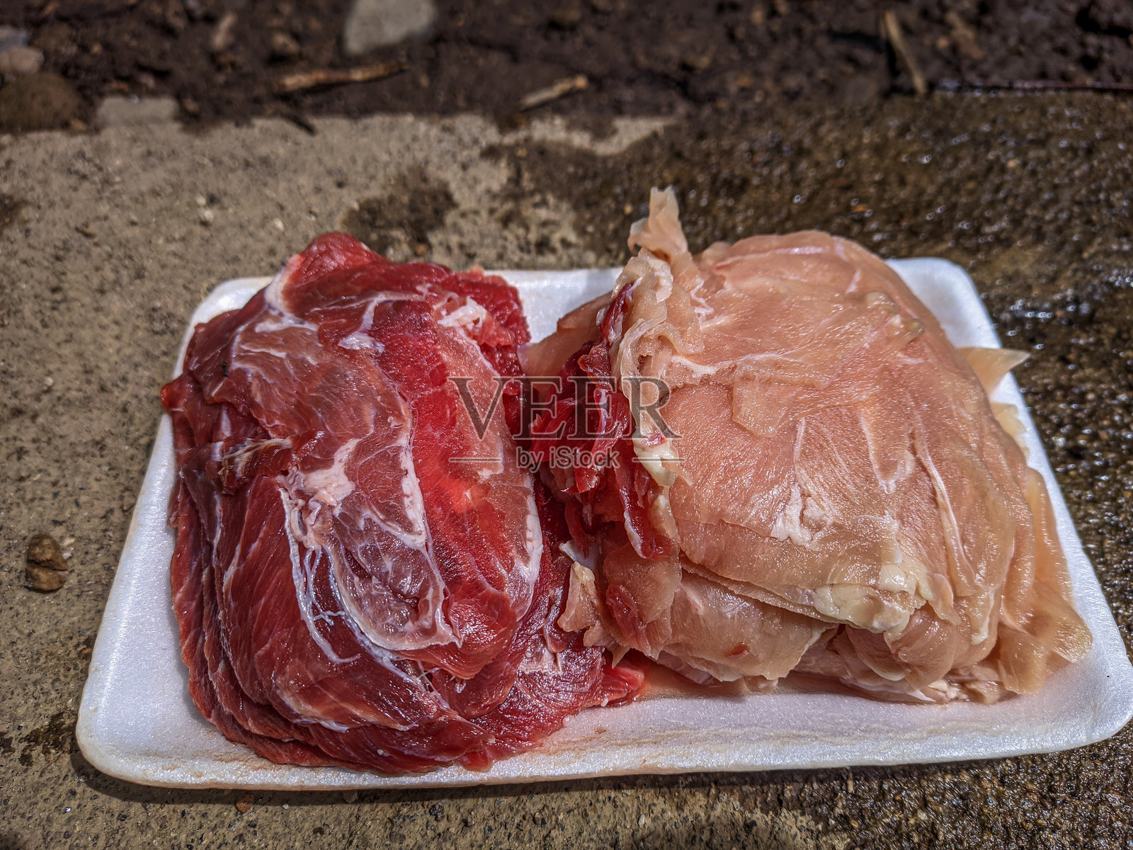 包装好的鸡肉和牛肉照片摄影图片