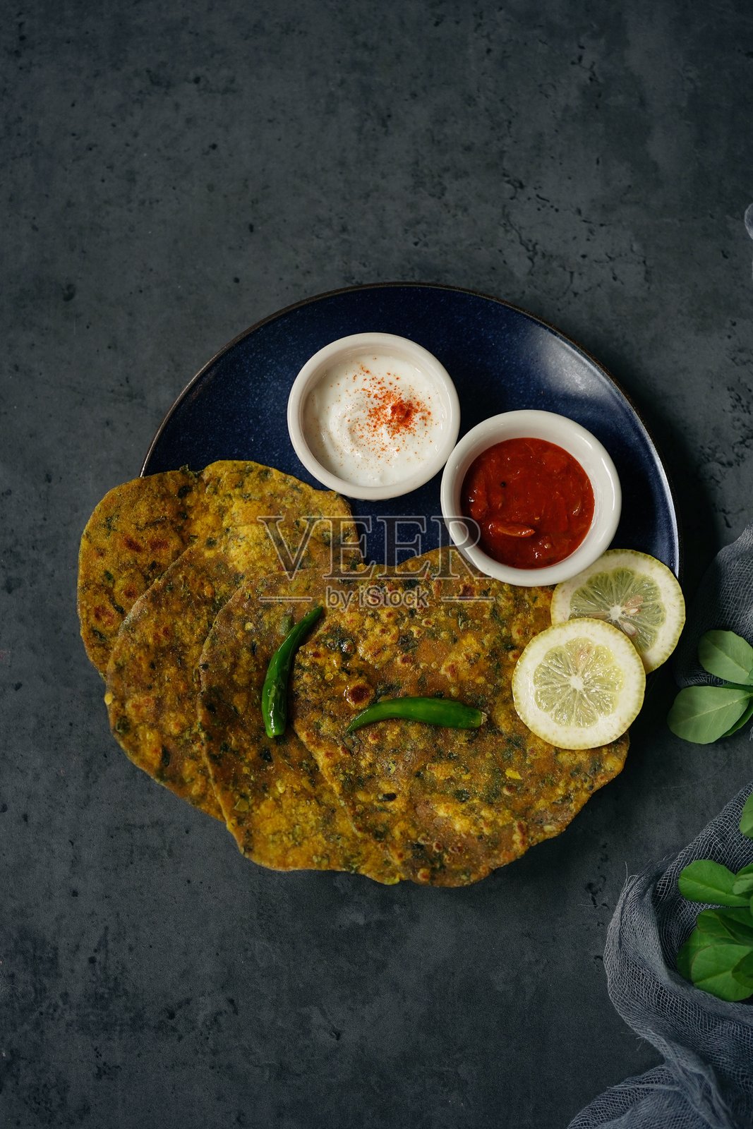 芫荽薄饼照片摄影图片