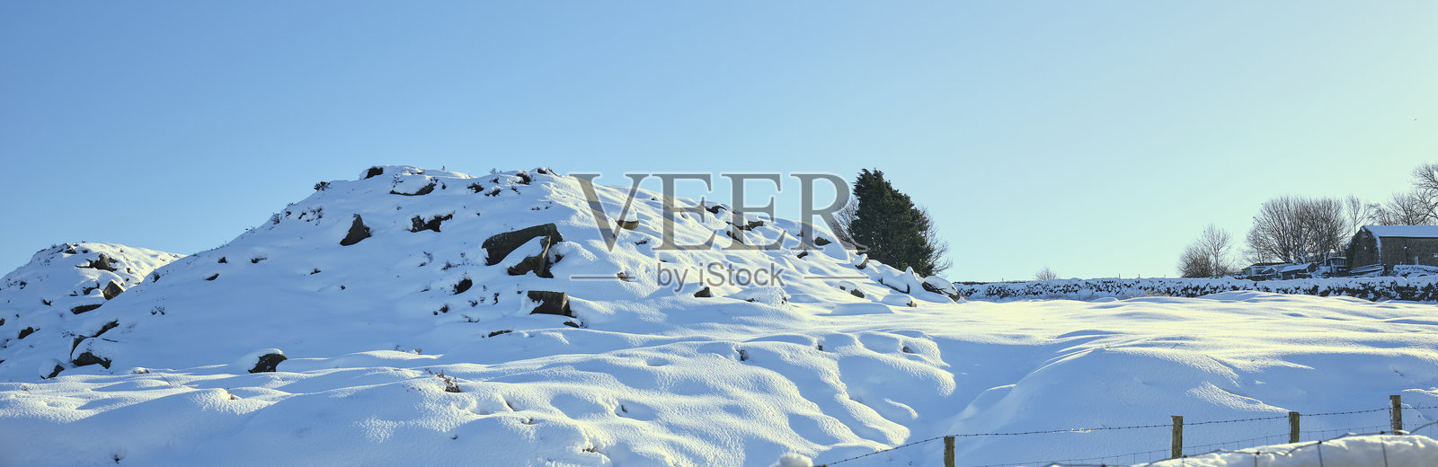 深夜的厚雪照片摄影图片