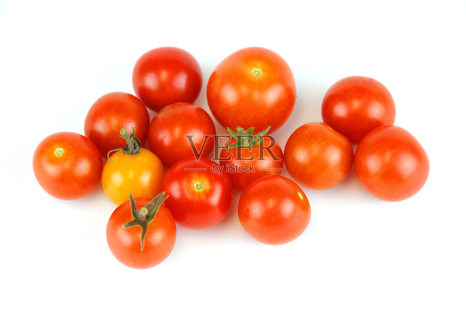 五彩缤纷的樱桃番茄，孤立在白色背景上照片摄影图片