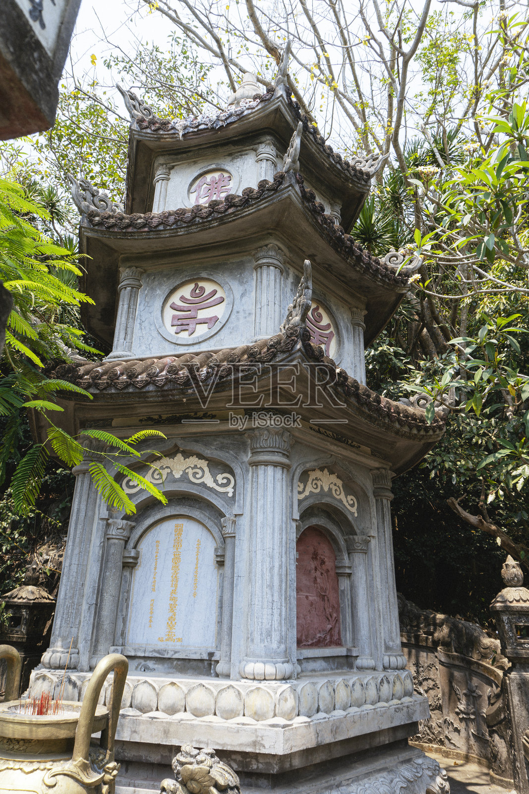 令人惊叹的宝塔，精美的建筑。越南岘港照片摄影图片