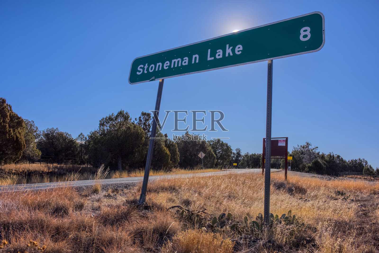 前往亚利桑那州石人湖的路线照片摄影图片