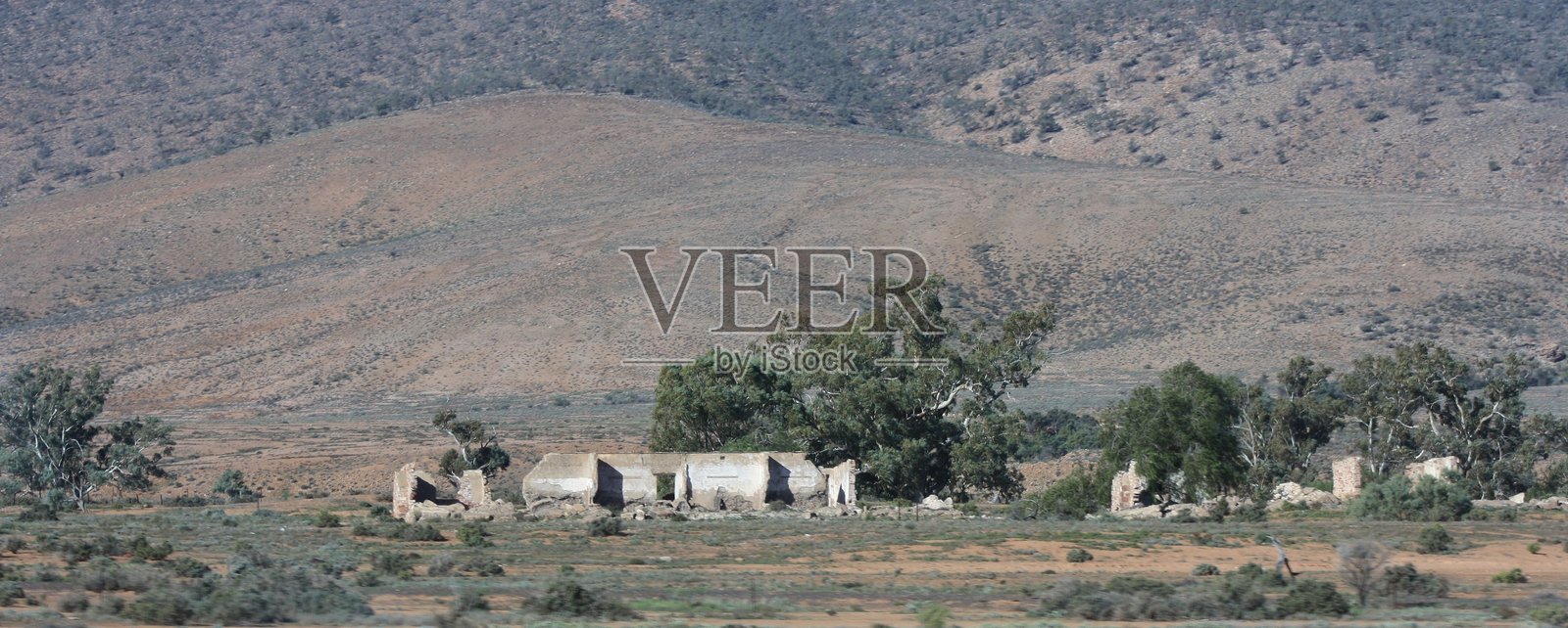 破败的旧火车站遗址照片摄影图片