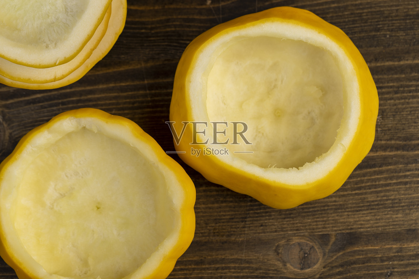 剁好的去皮南瓜，适合与肉类一起烘焙照片摄影图片