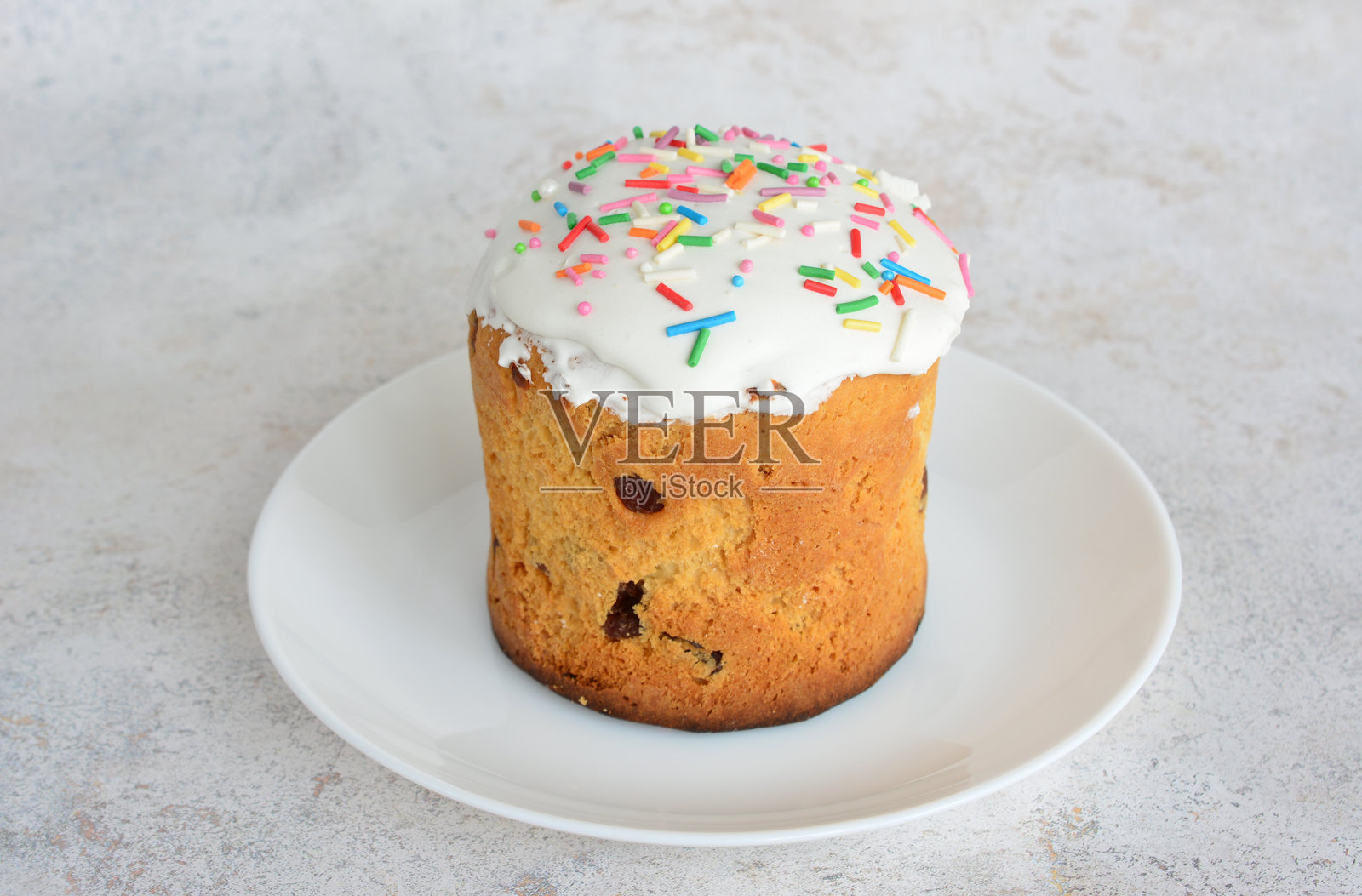 美味的复活节面包放在白色盘子上照片摄影图片