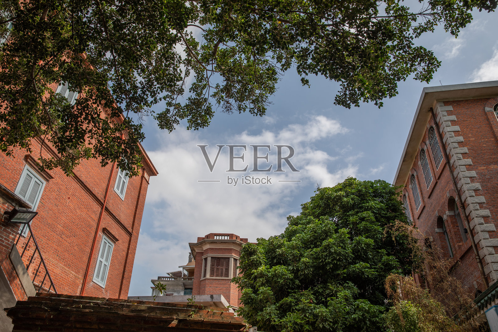 建筑物的旧窗户单元照片摄影图片