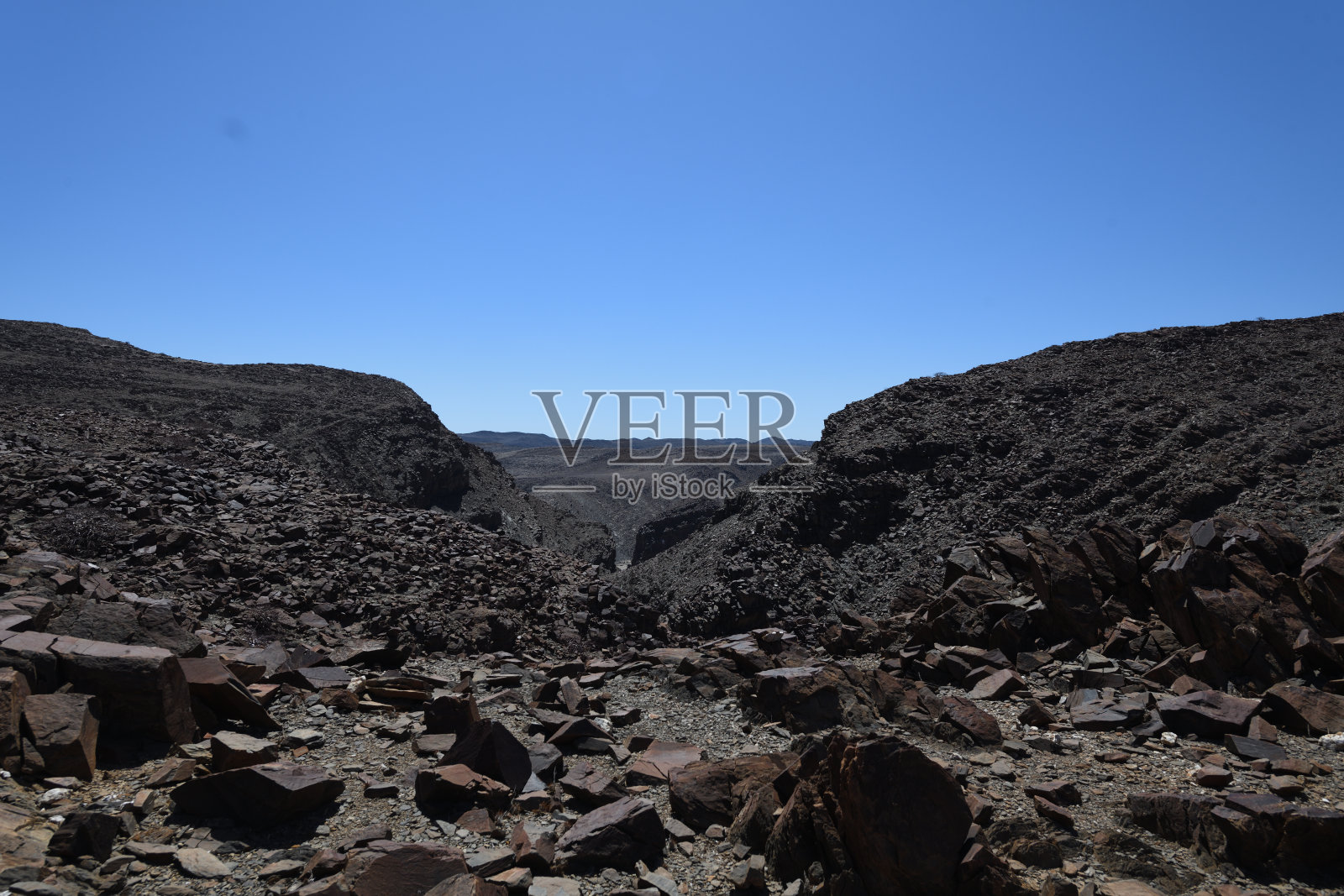 通往纳米比亚库内内地区乌加布的离婚通道照片摄影图片