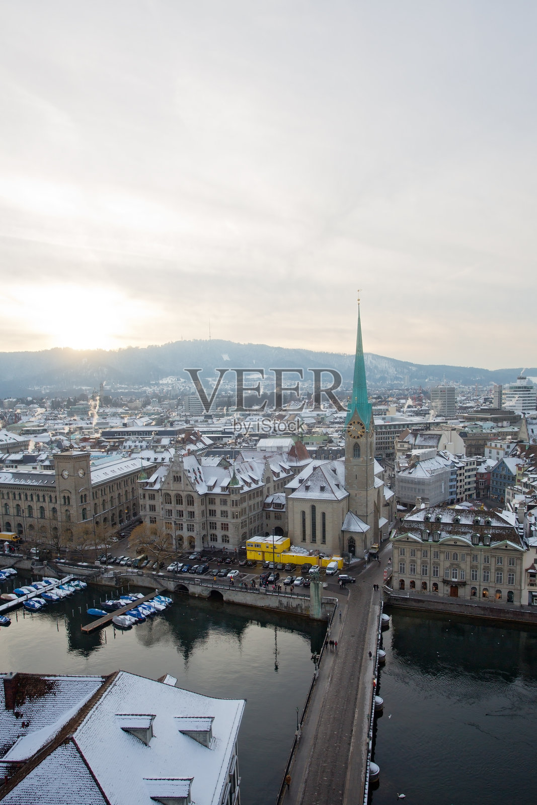 瑞士冬季的苏黎世城市全景照片摄影图片