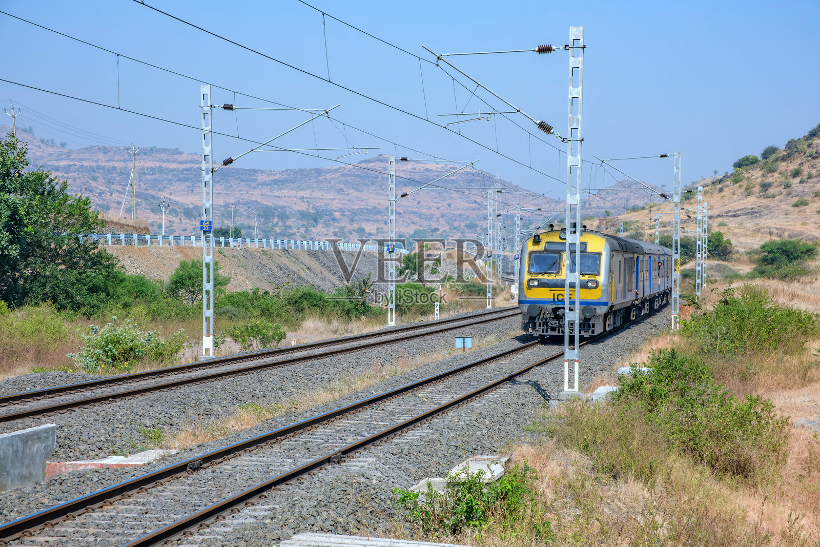 印度通勤列车照片摄影图片
