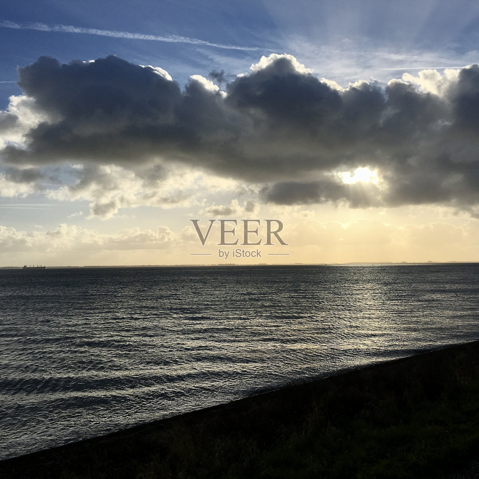 日落。照片摄影图片