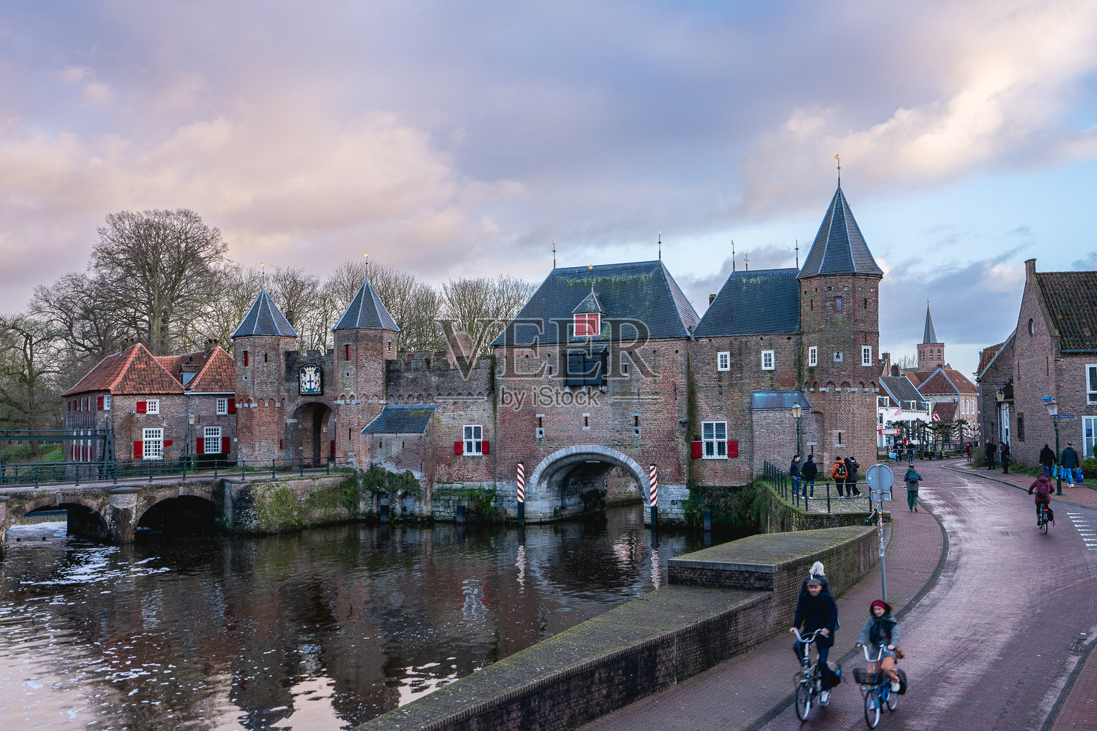 荷兰阿默斯福特的科佩尔门。照片摄影图片