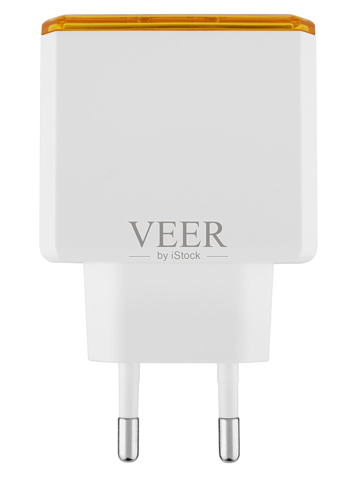 紧凑型手机和设备充电器，背景为白色绝缘材料照片摄影图片