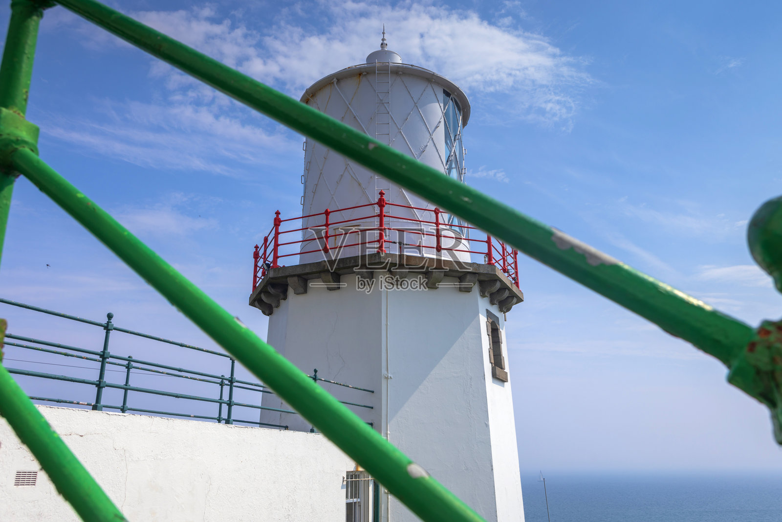 黑头灯塔是20世纪初位于北爱尔兰沿海的一座灯塔照片摄影图片