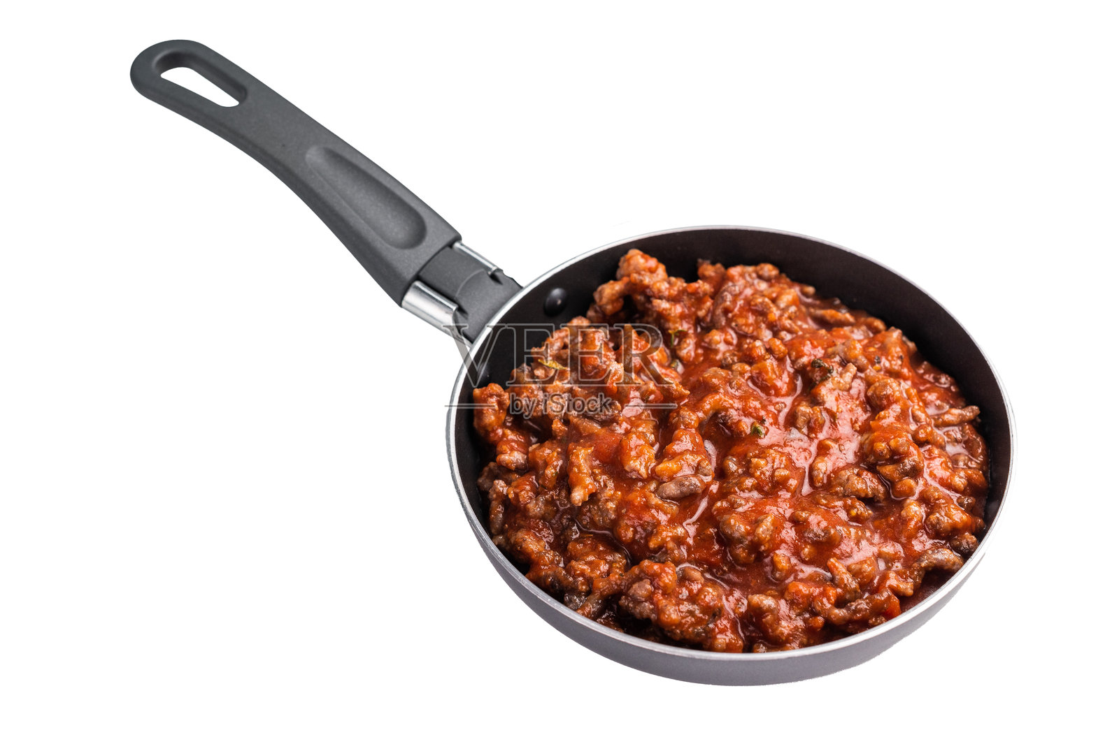 意大利博洛尼亚肉酱与碎牛肉在白色背景上的平底锅中孤立展示照片摄影图片