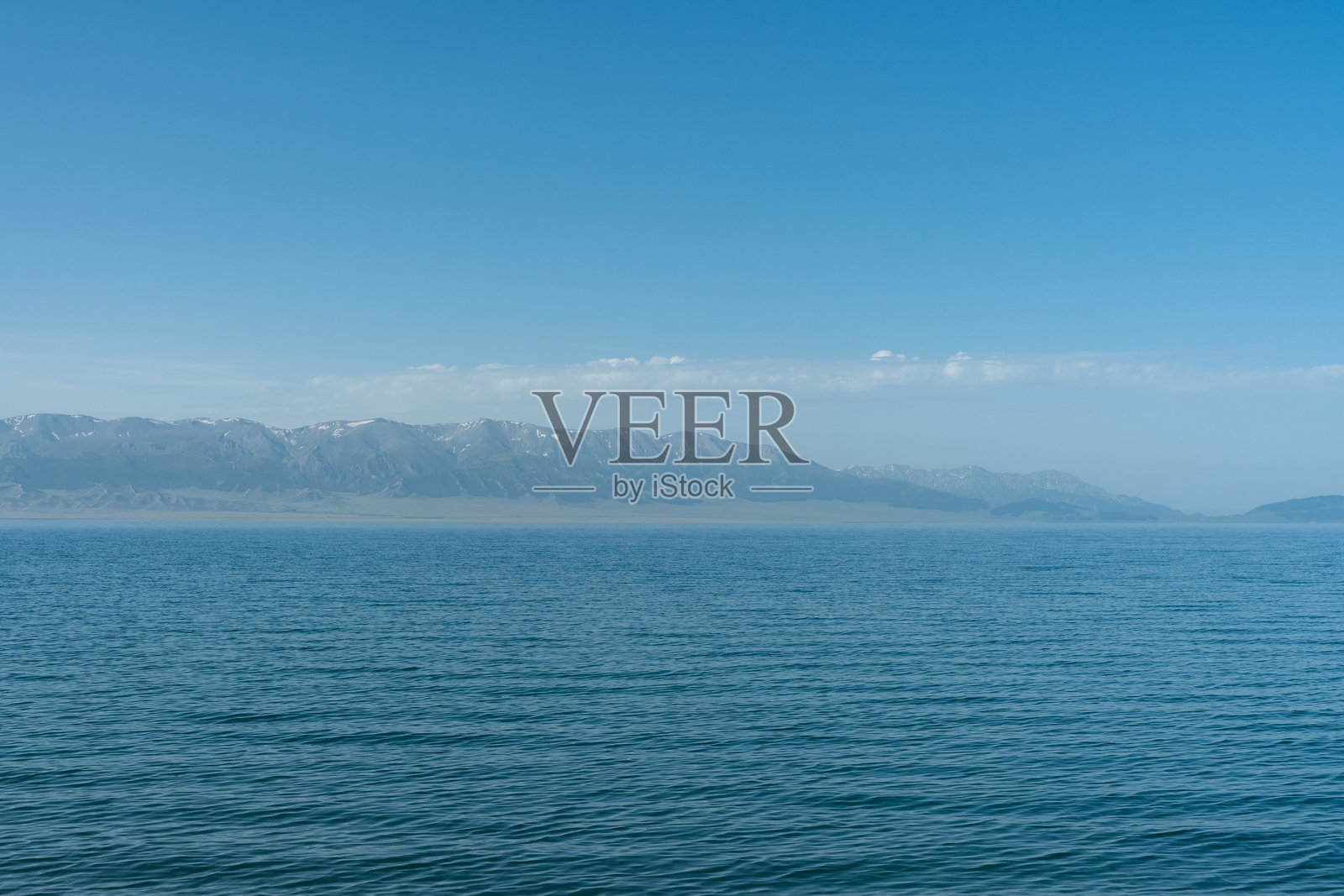 中国新疆维吾尔自治区博尔塔拉赛里木湖风景区照片摄影图片