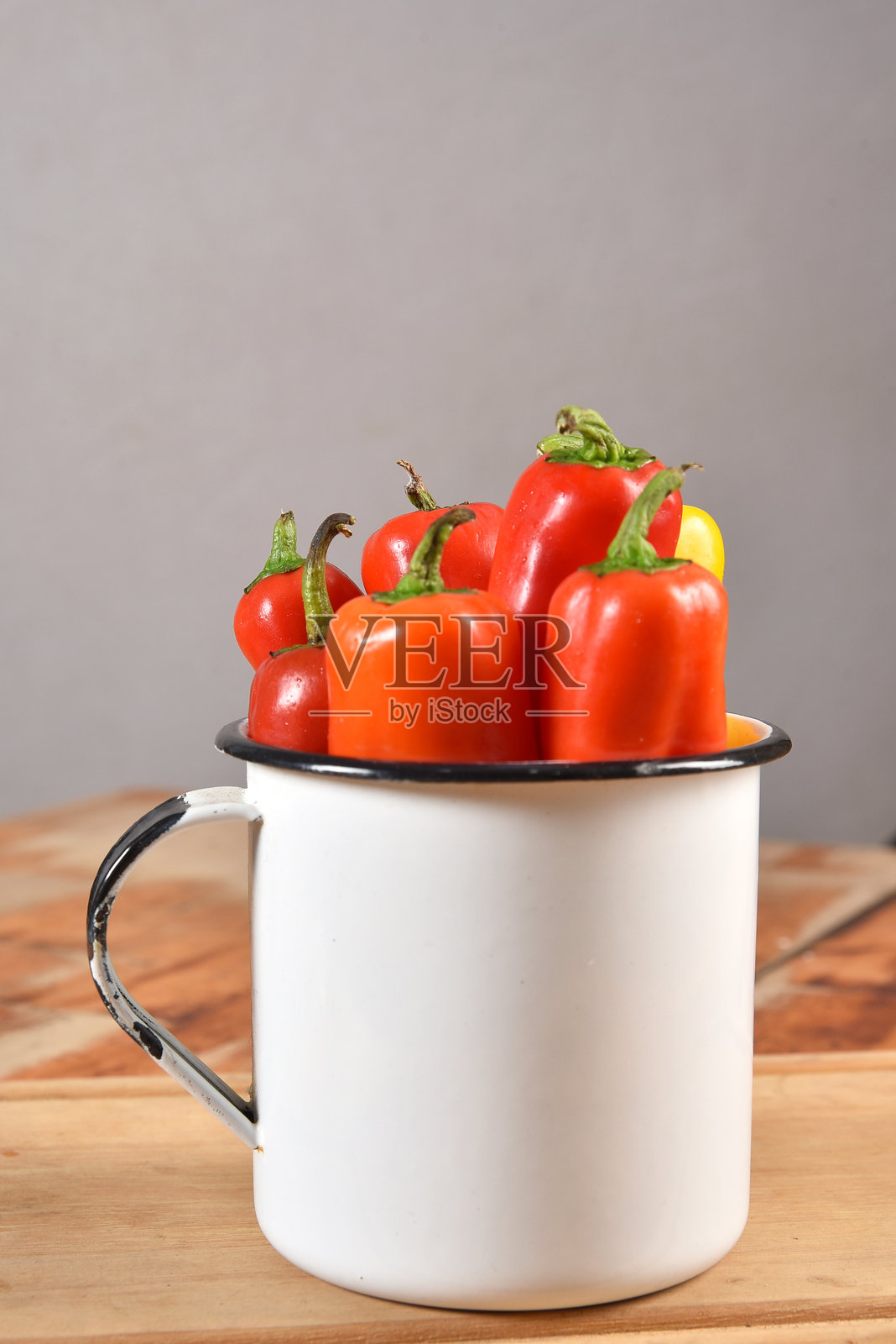 迷你辣椒热果调味料，适合辛辣天然食品照片摄影图片