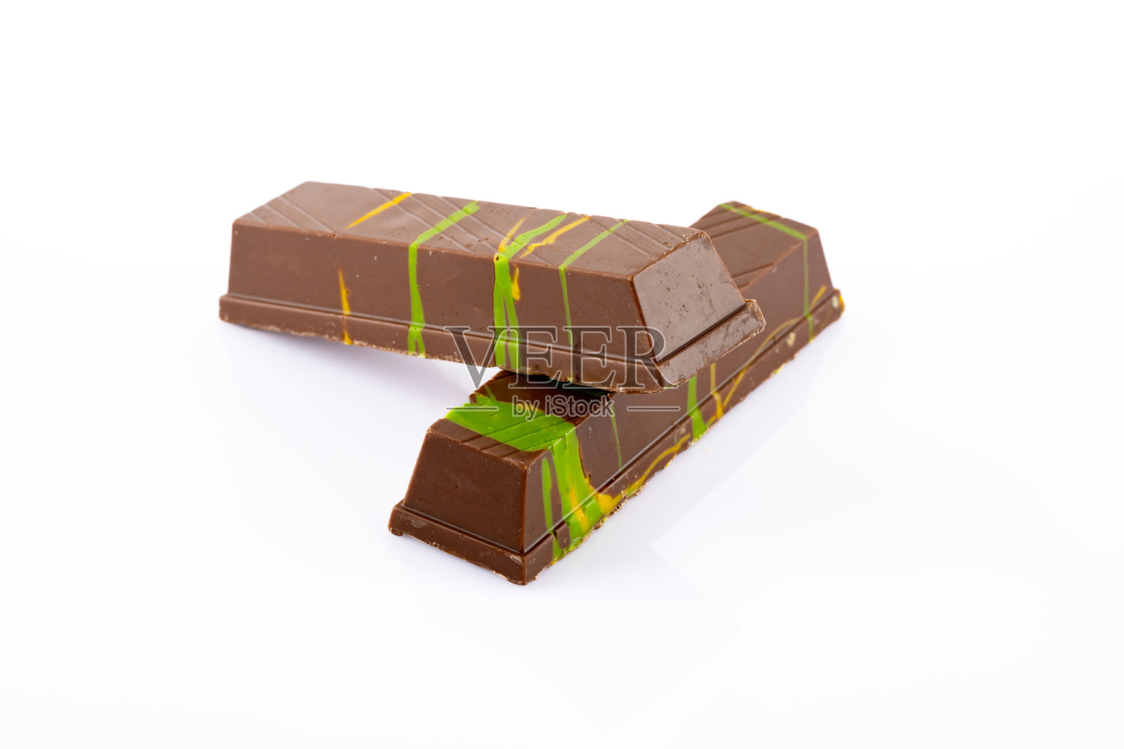 填有开心果库纳法的巧克力棒。迪拜巧克力照片摄影图片