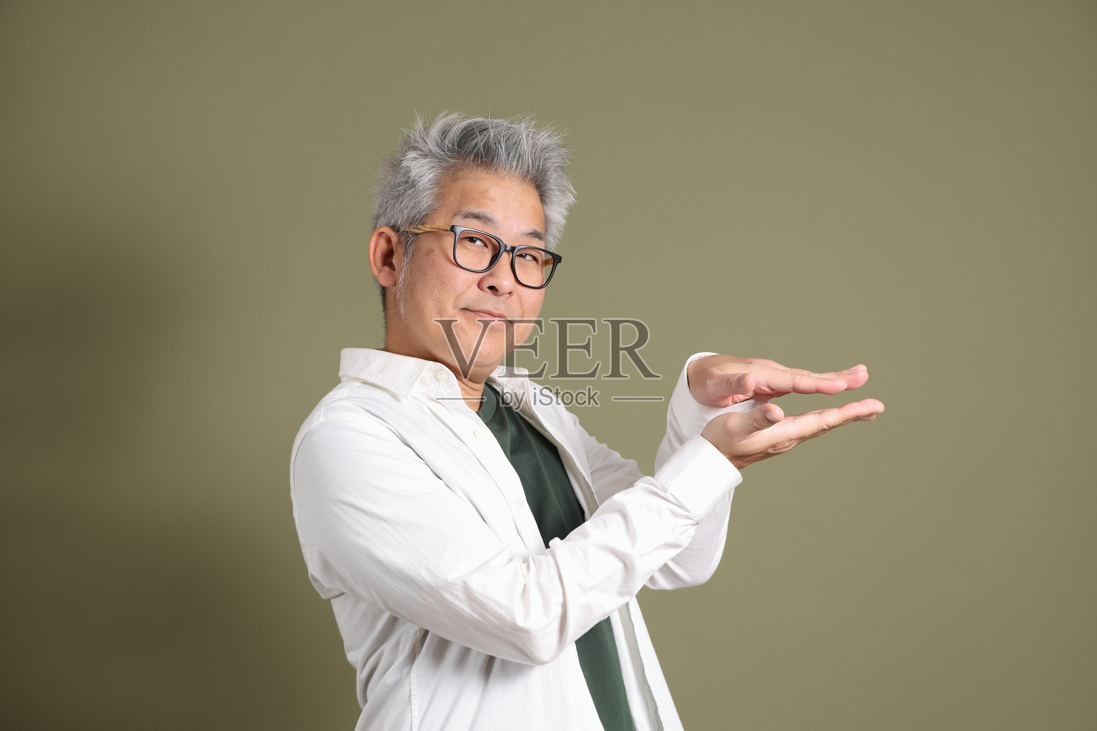 亚洲男性肖像照片摄影图片