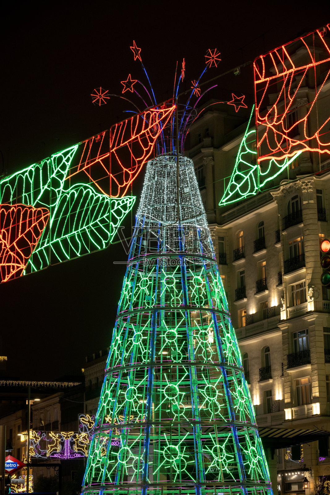 马德里市中心的圣诞树照片摄影图片