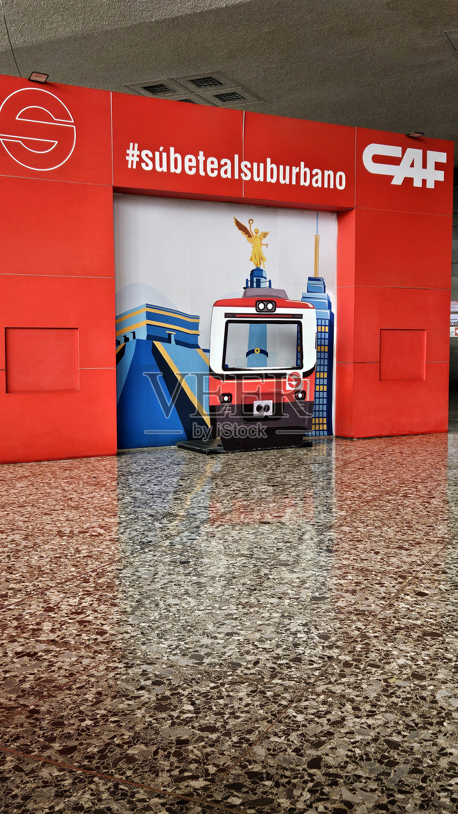 布埃纳维斯塔站是连接城市与墨西哥州的公共交通系统的郊区列车站。照片摄影图片