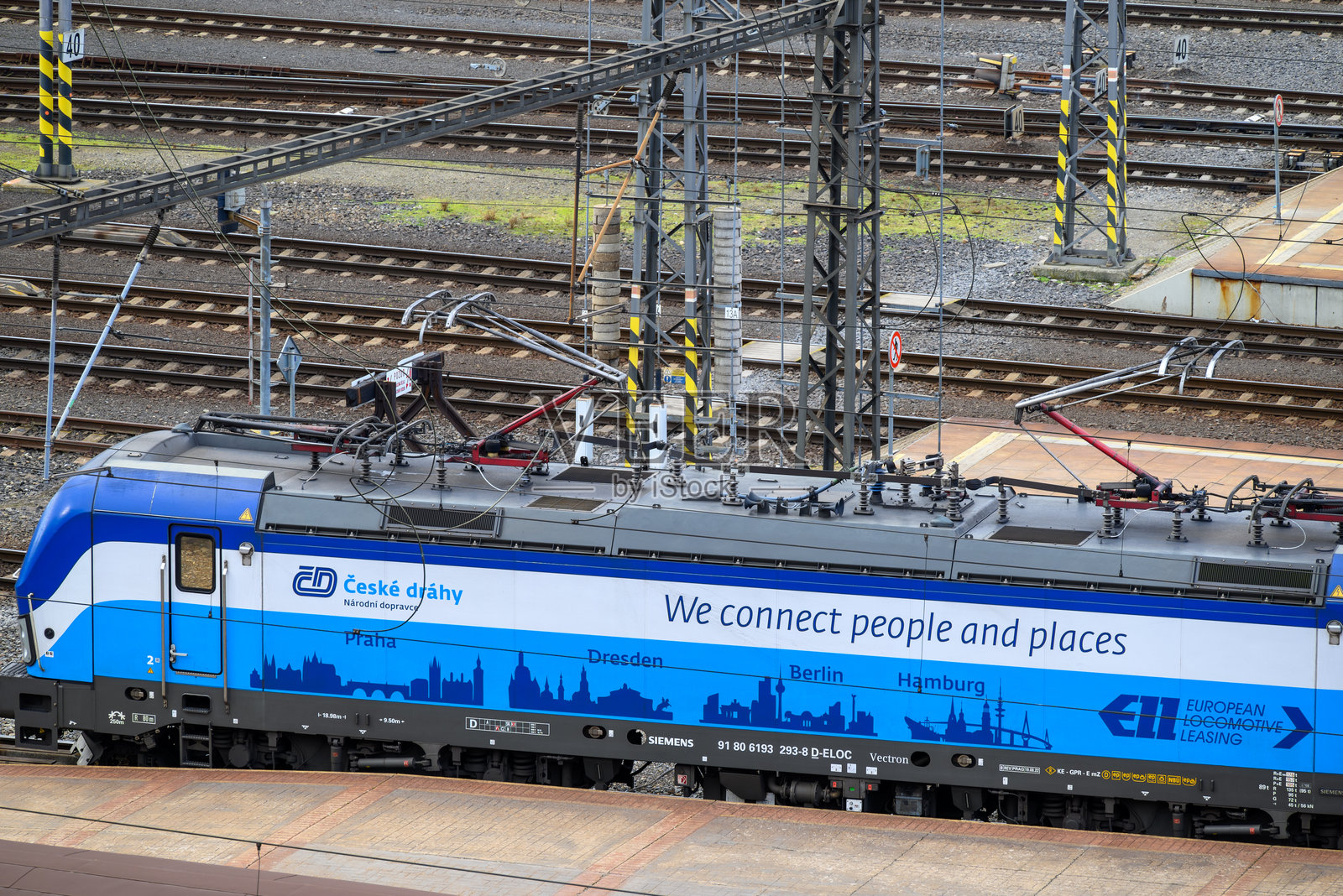 布拉格中央火车站（Praha hlavni nadrazi），捷克共和国首都布拉格最繁忙的铁路枢纽。照片摄影图片