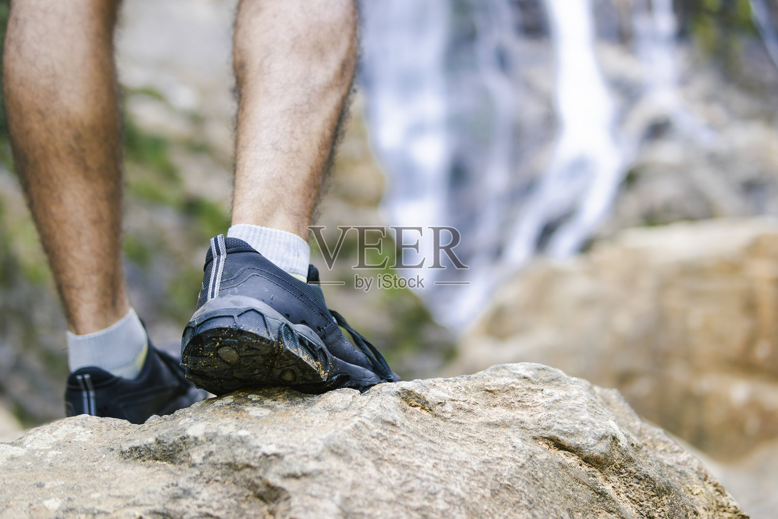 冒险的独自旅行者探索哥伦比亚的风景照片摄影图片