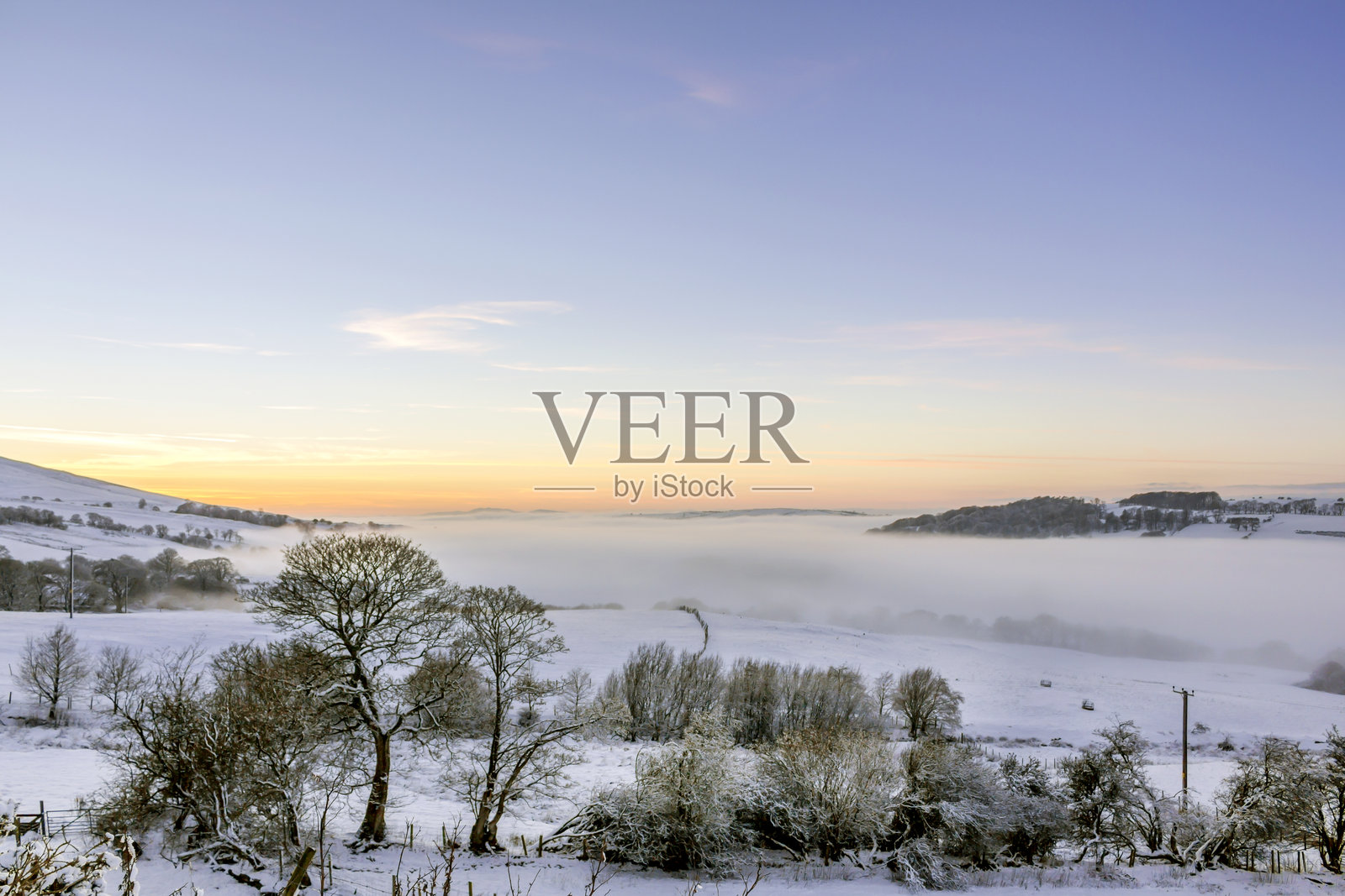 北威尔士的雪覆盖风景照片摄影图片