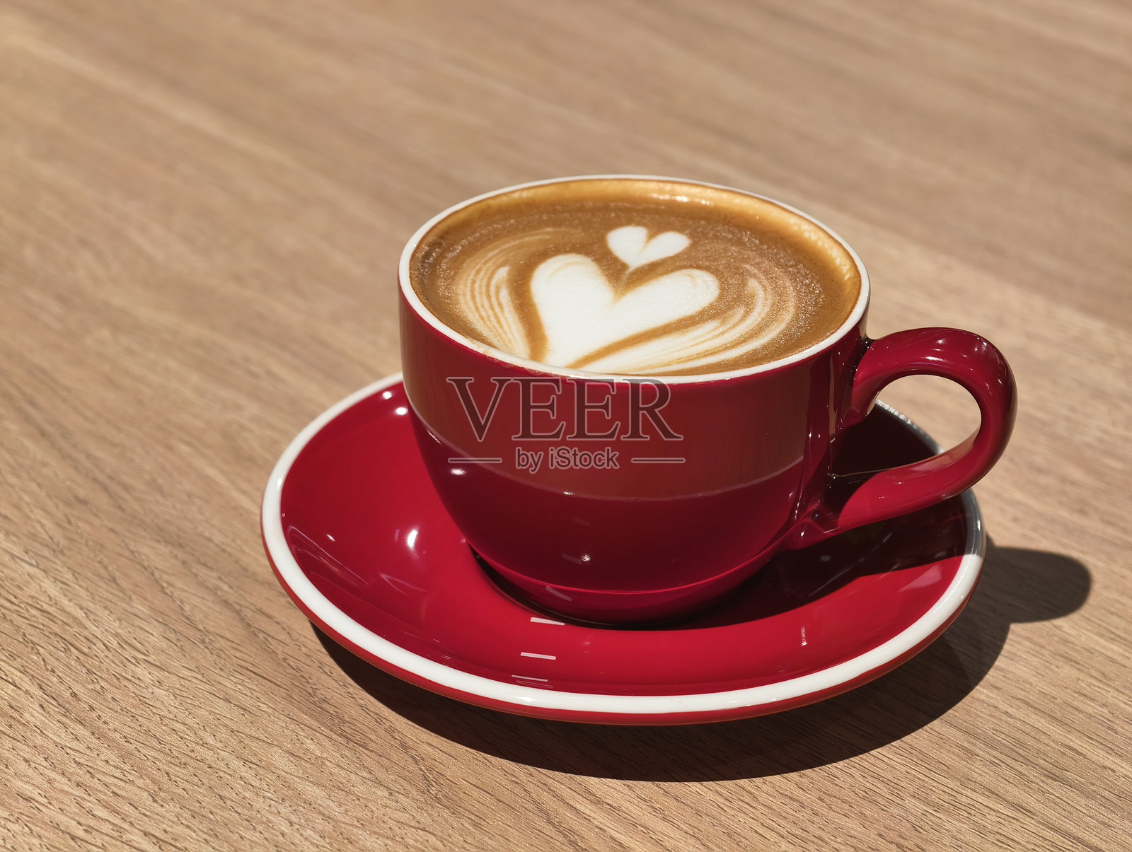 红色咖啡杯照片摄影图片