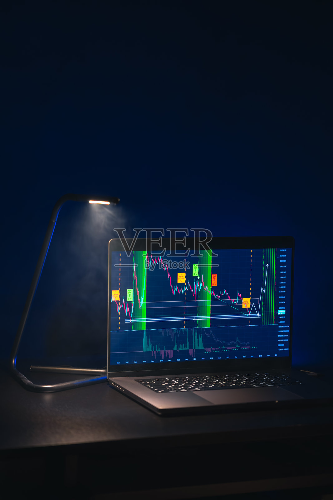 股票交易。股市。商业图表。投资交易。经纪人。证券交易市场。照片摄影图片