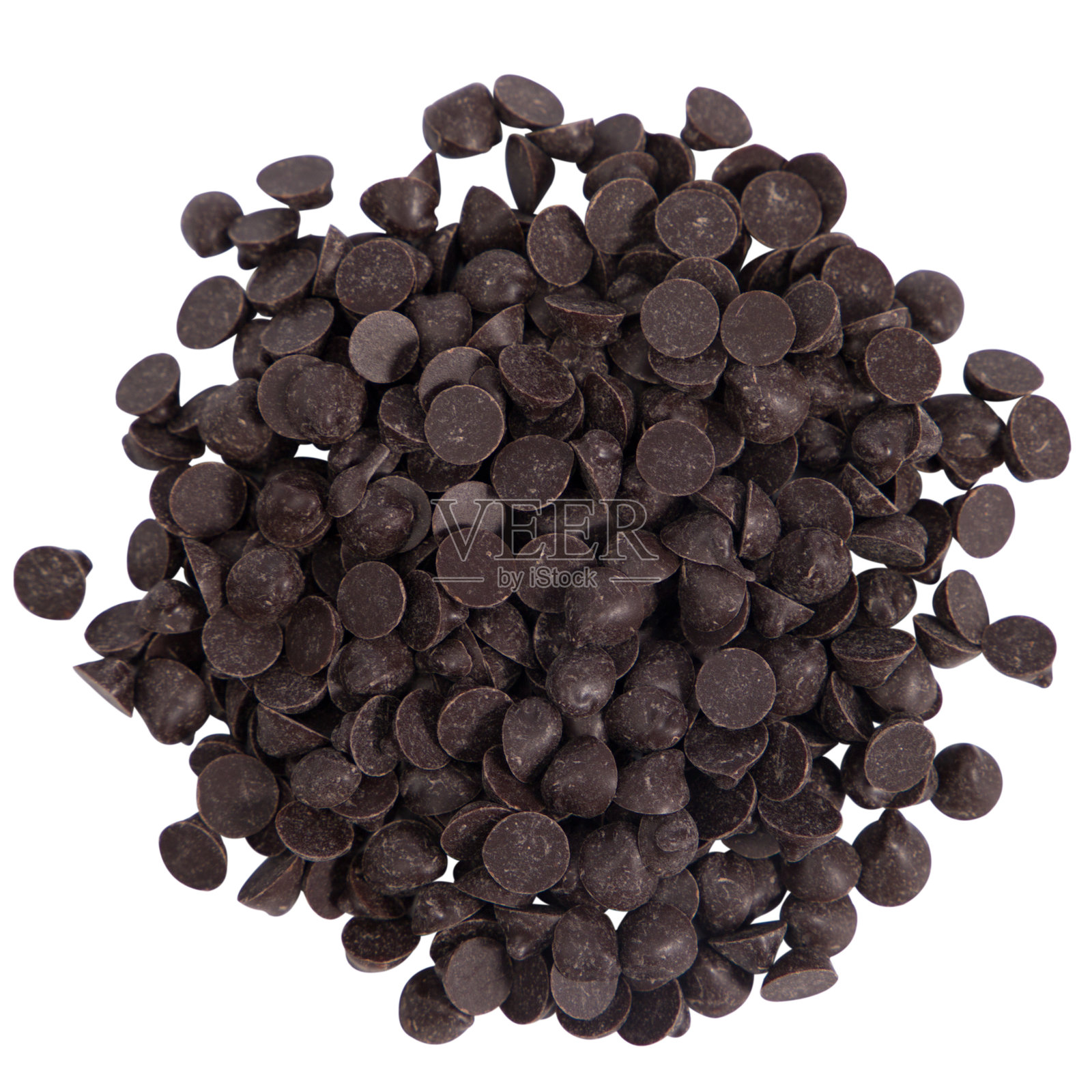 白色背景上的巧克力豆，俯视图，平铺展示。照片摄影图片