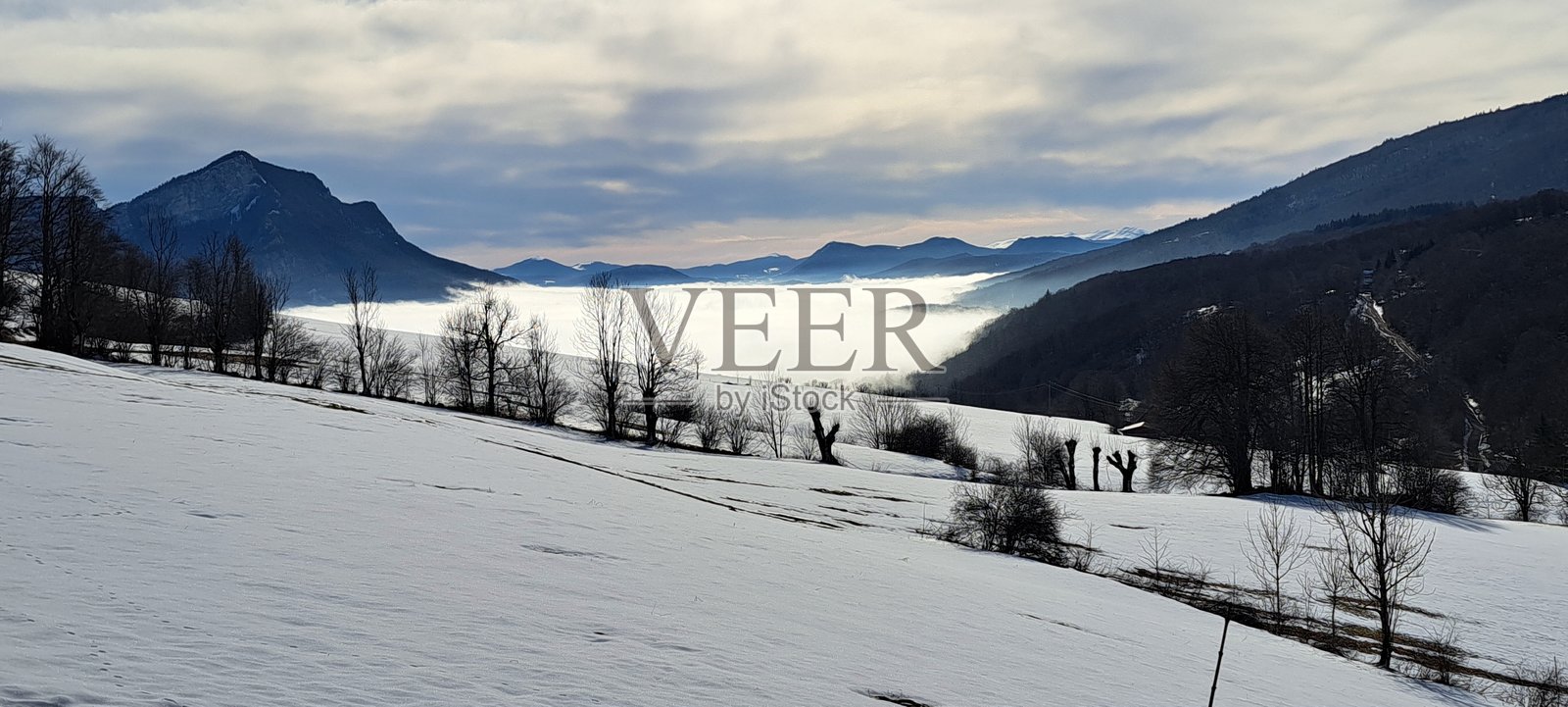 韦尔科尔山照片摄影图片