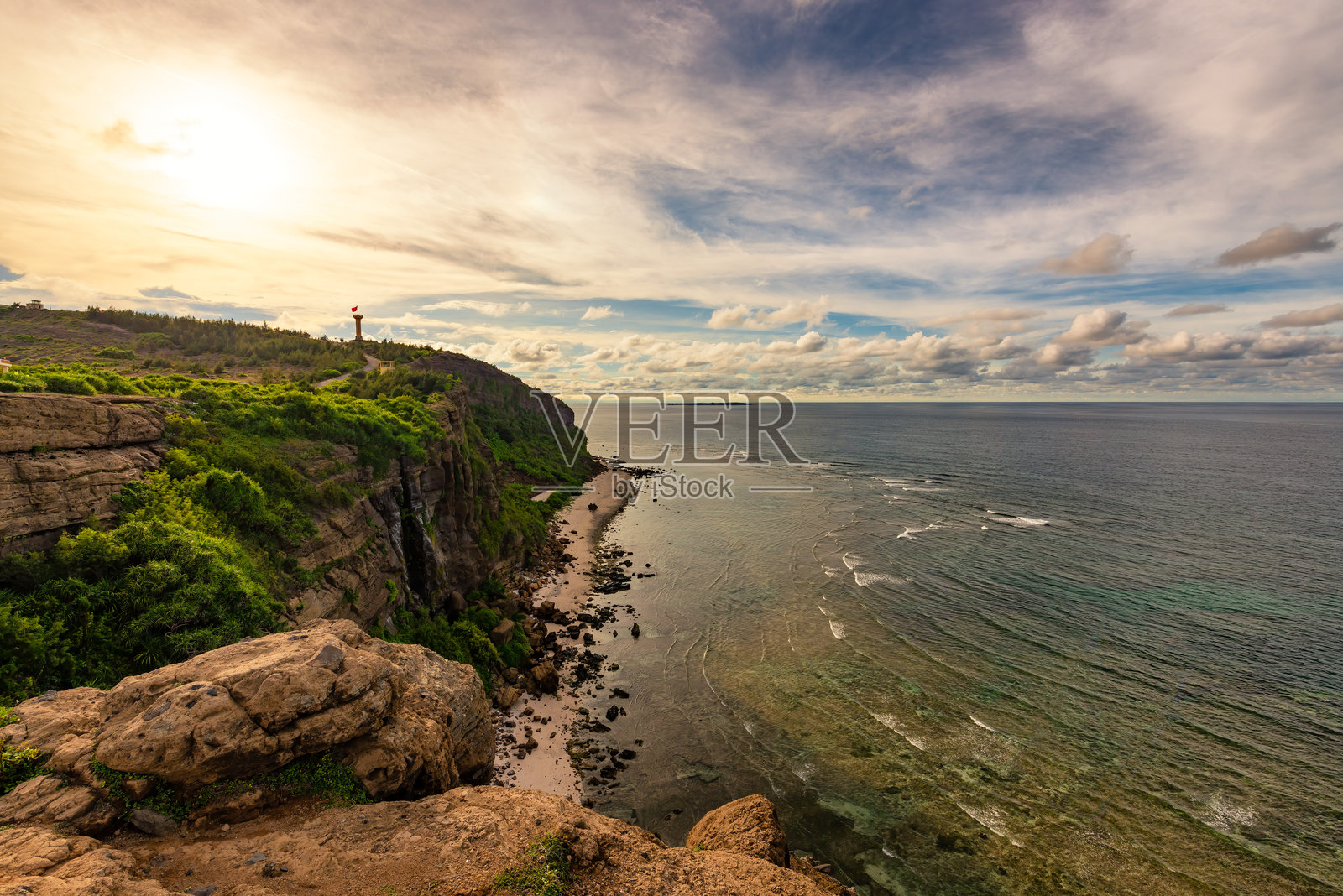 越南广义的古老岛或Ly Son岛或火山岛。照片摄影图片