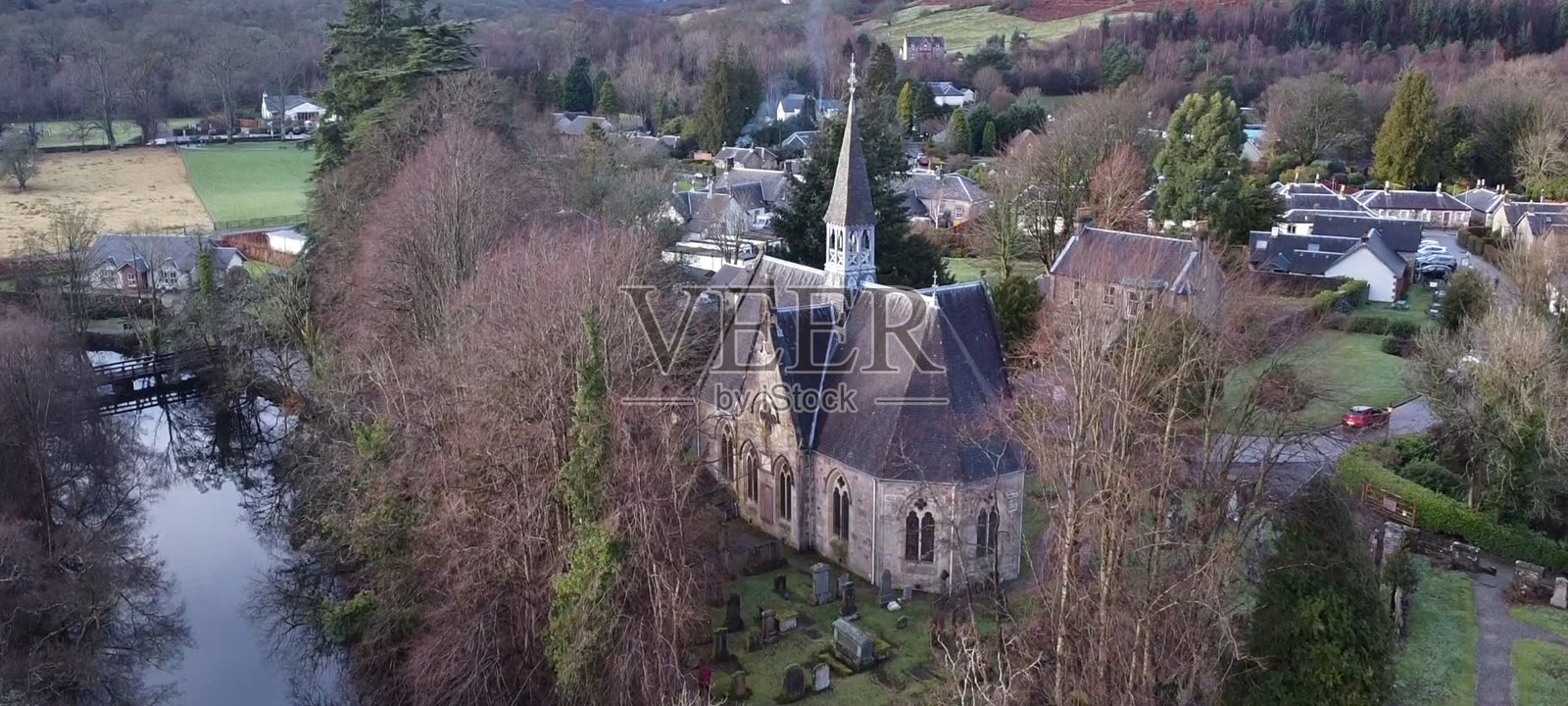 卢斯教堂的鸟瞰图，洛蒙德湖照片摄影图片