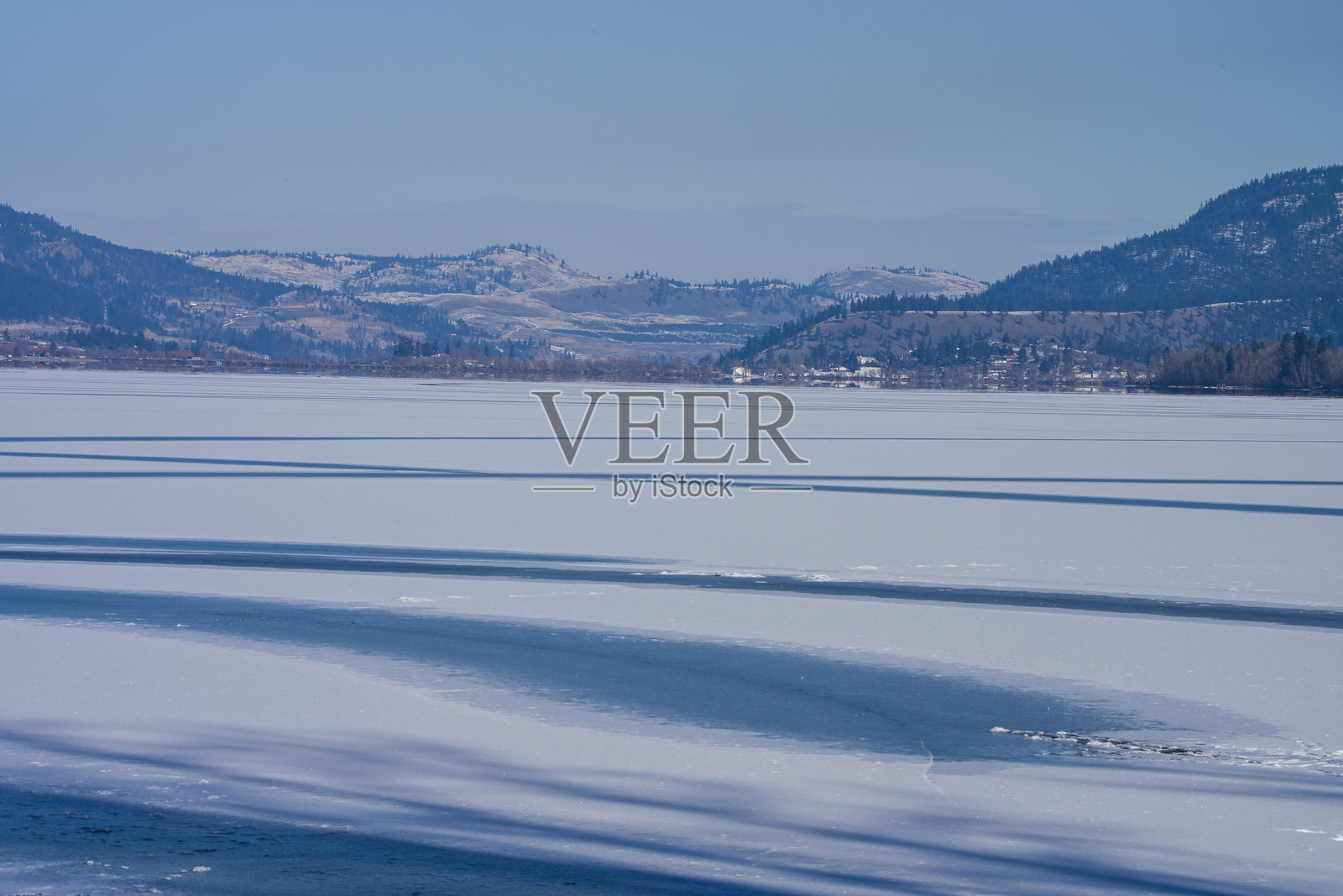湖面上的冰照片摄影图片