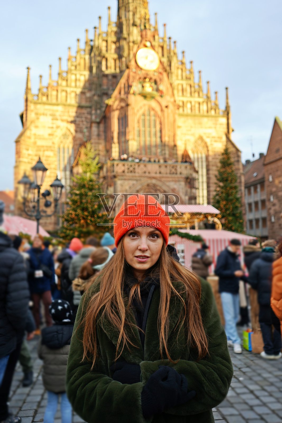 圣诞市场与大教堂背景照片摄影图片