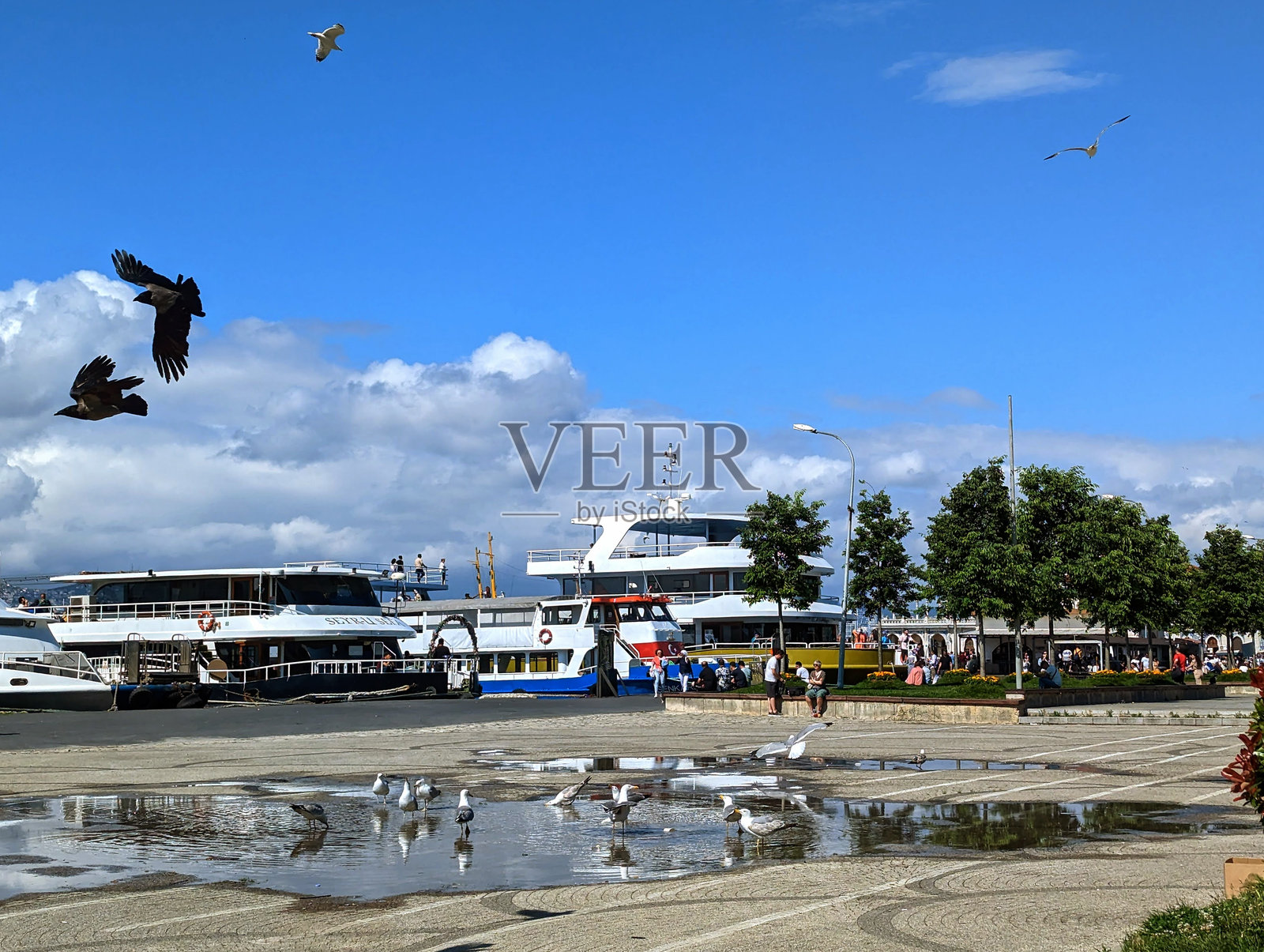 BÃ yÃ卡达广场和街道，伊斯坦布尔王子岛照片摄影图片