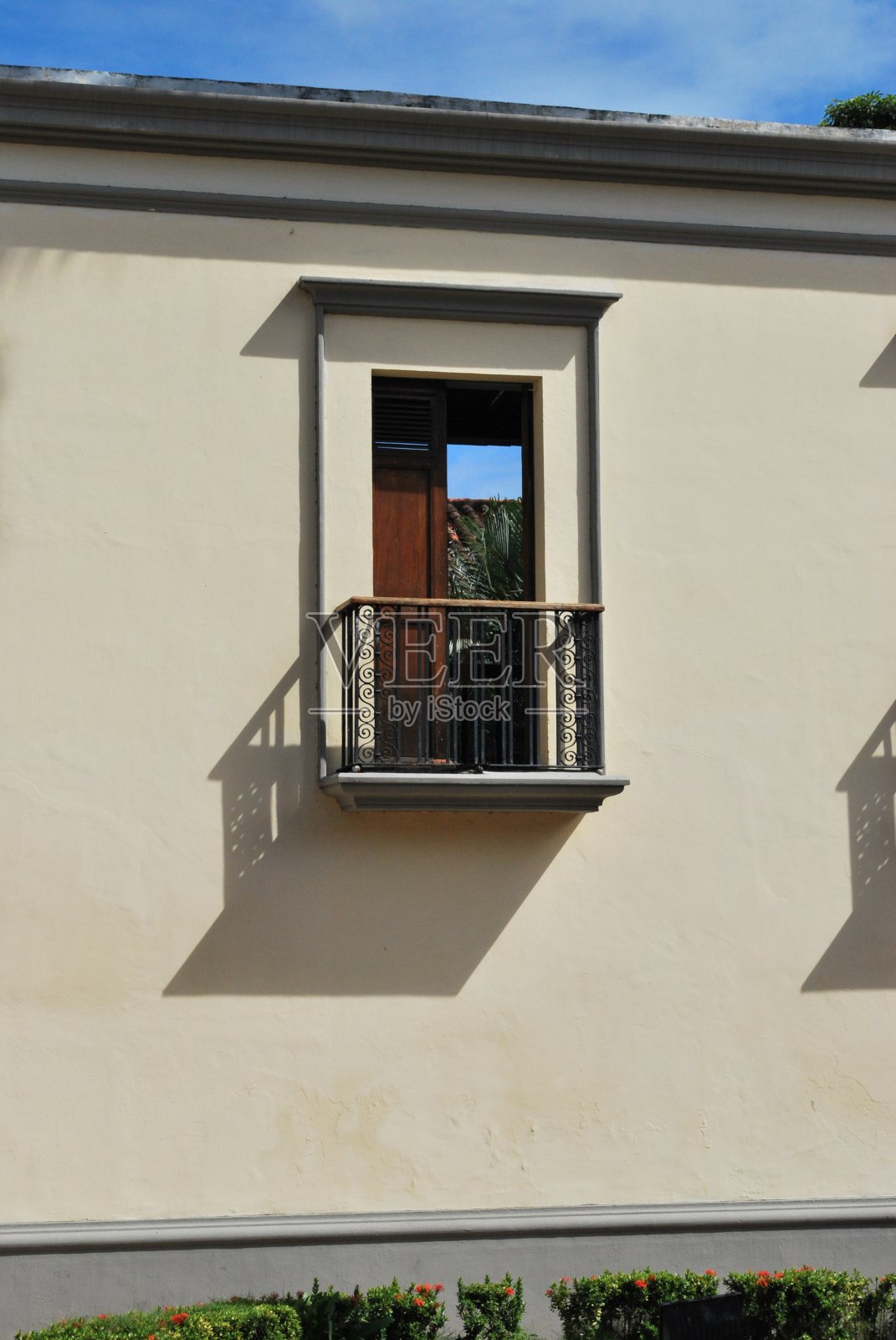 玛格丽塔岛的门窗。照片摄影图片